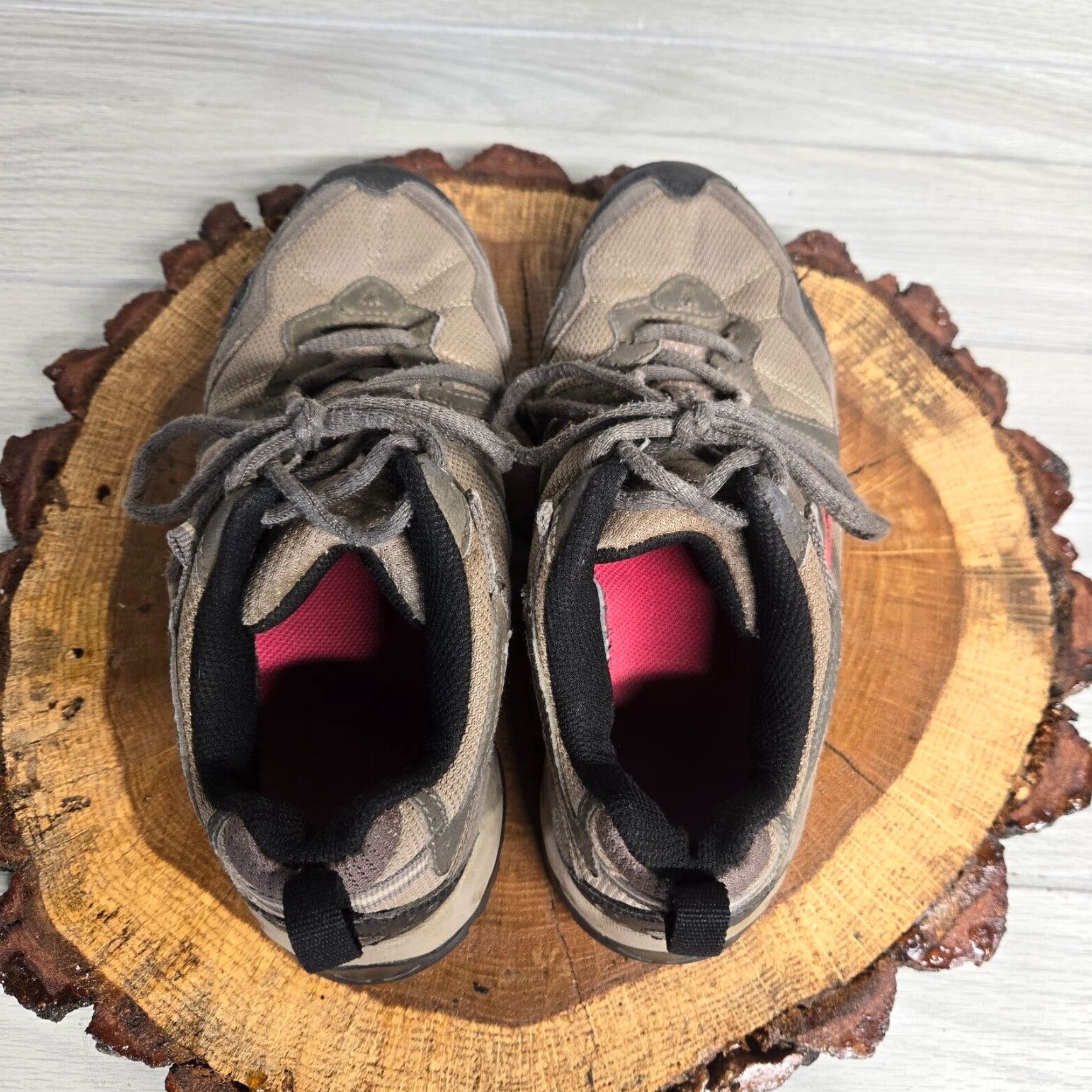 Nike ACG Nike ACG Hiking Sneaker Women's Low Top Brown 8 Standard Width Size US 8 / IT 38 - 5 Thumbnail