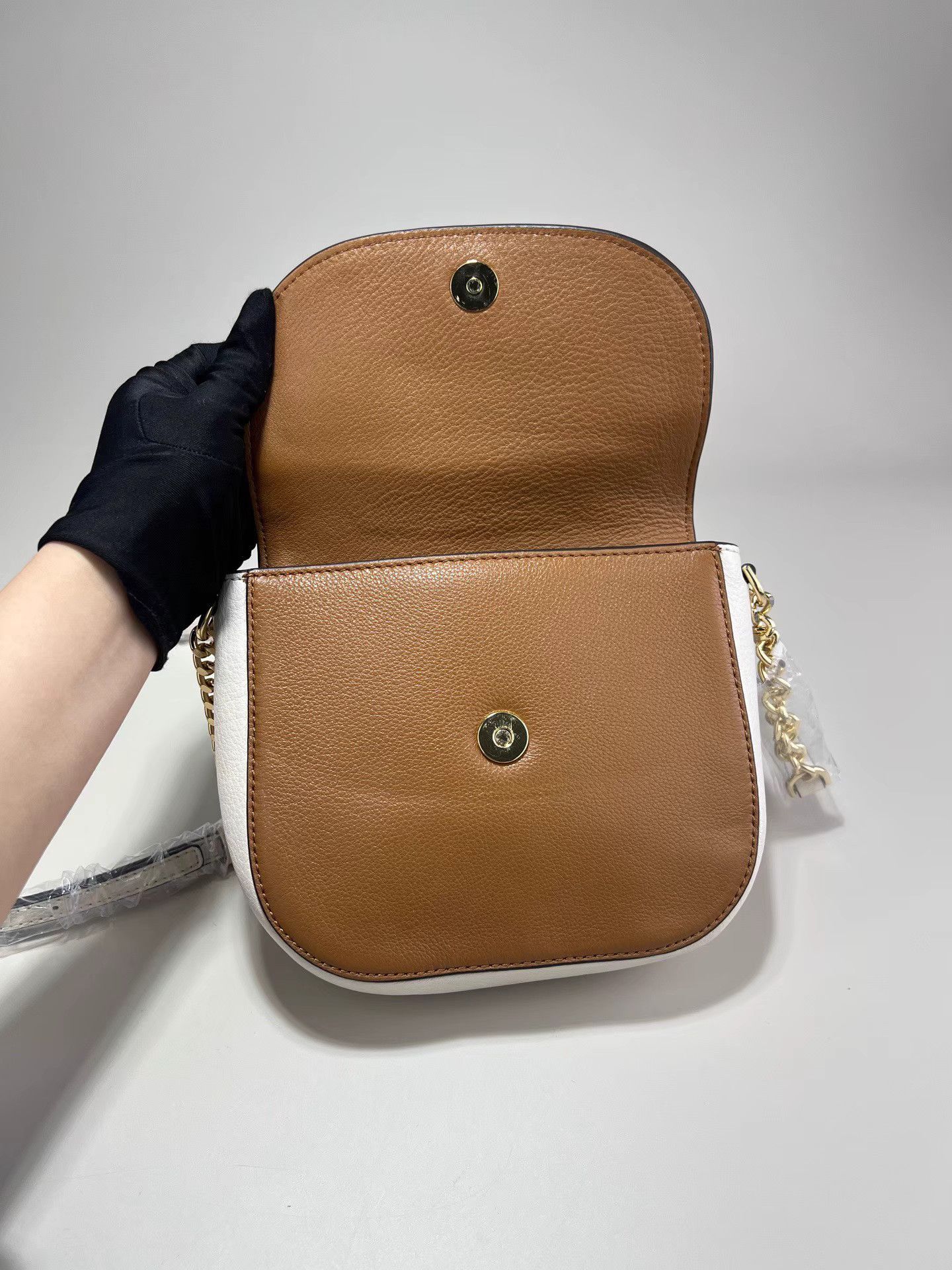 Michael Kors MICHAEL KORS (MK) Shell Shoulder Bag Size ONE SIZE - 6 Thumbnail