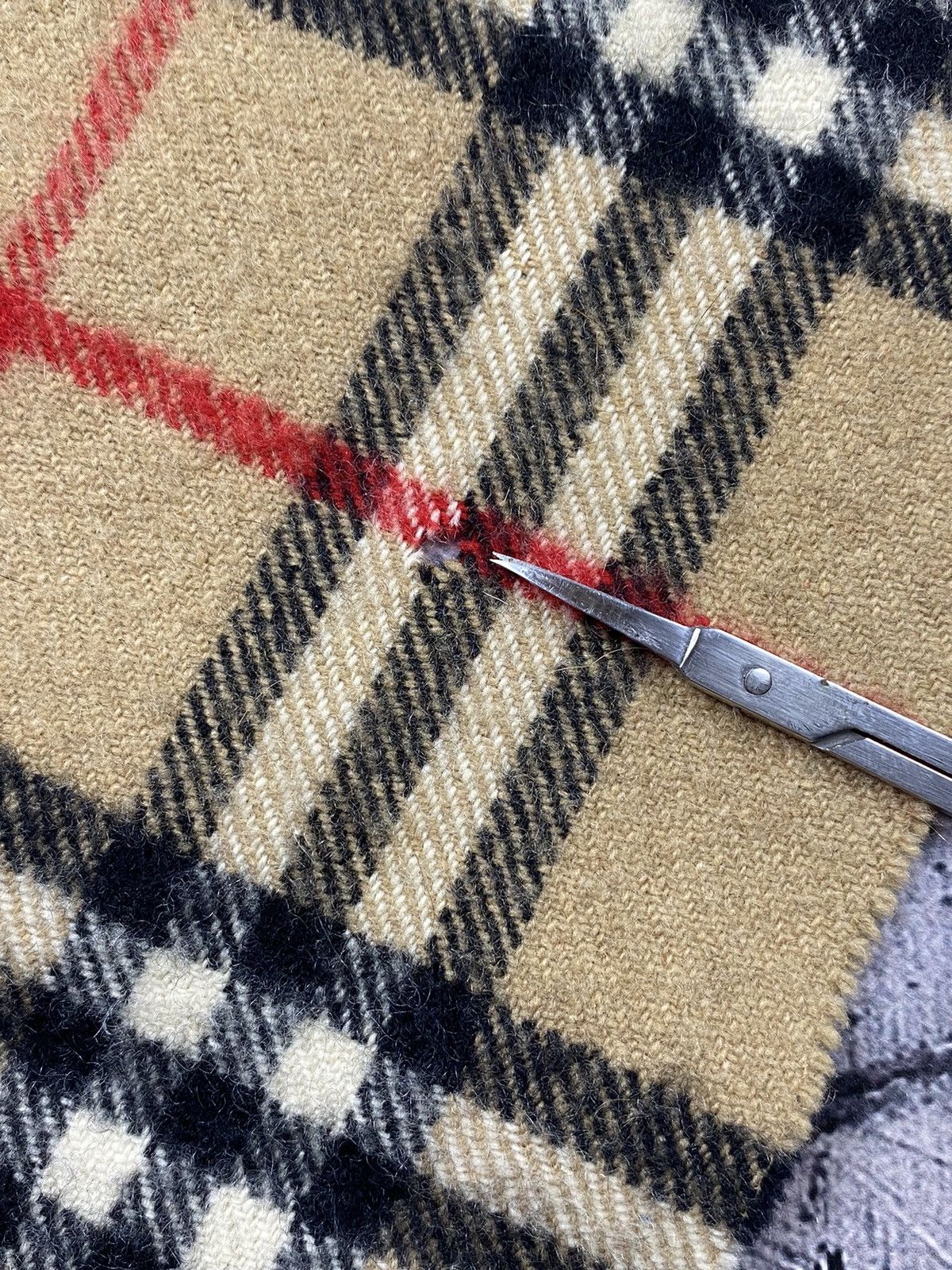 Burberry × Designer × Vintage Vintage 90’s Burberry’s Nova Check Pure Cashmere Scarf Size ONE SIZE - 12 Thumbnail