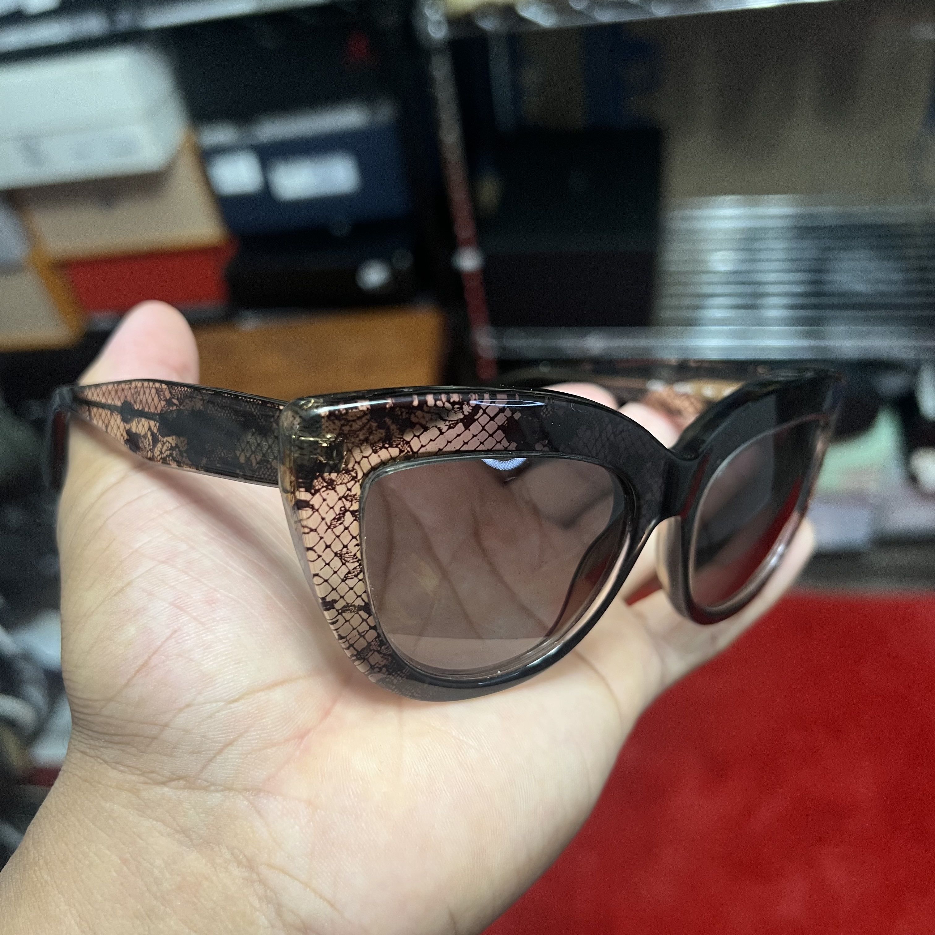 Valentino Valentino Sunglasses Size ONE SIZE - 1 Thumbnail