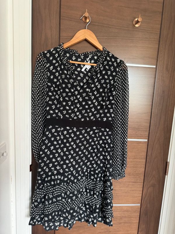 Diane von Furstenberg Black & White Diane Von Furstenberg Dress Size M / US 6-8 / IT 42-44 - 1 Thumbnail