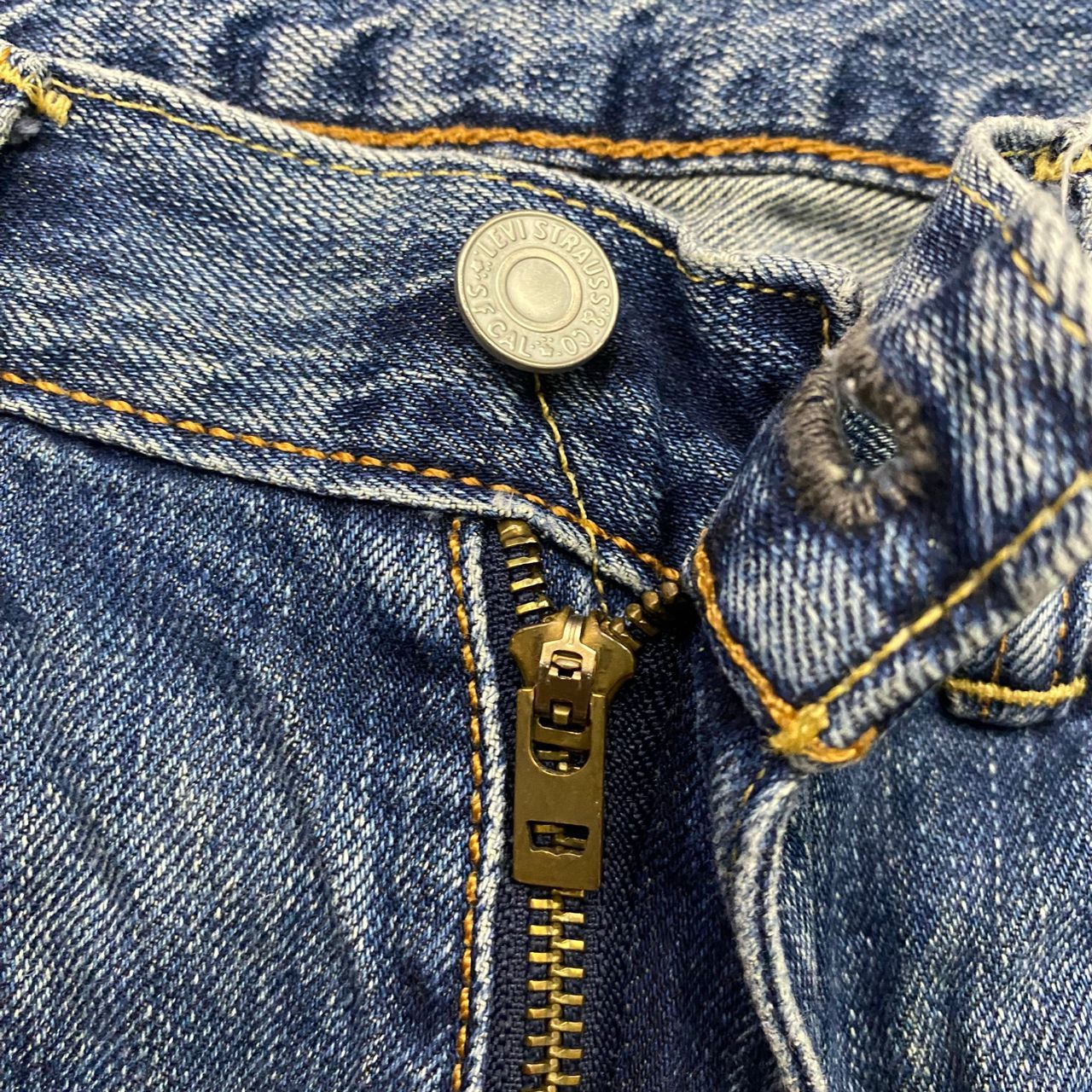 Levi's Vintage 90s Levis 505 Distressed Denim Kurt Cobain Style Size US 34 / EU 50 - 16 Thumbnail