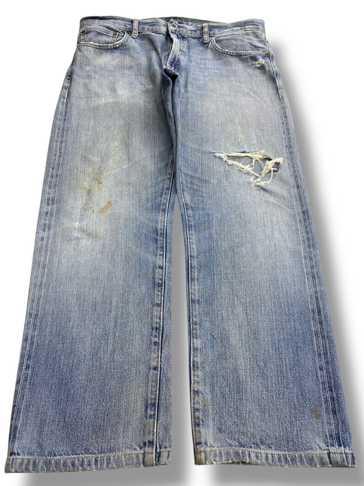 Uniqlo Uniqlo Light Wash Ripped Style Baggy Jeans Size US 36 / EU 52 - 1 Thumbnail