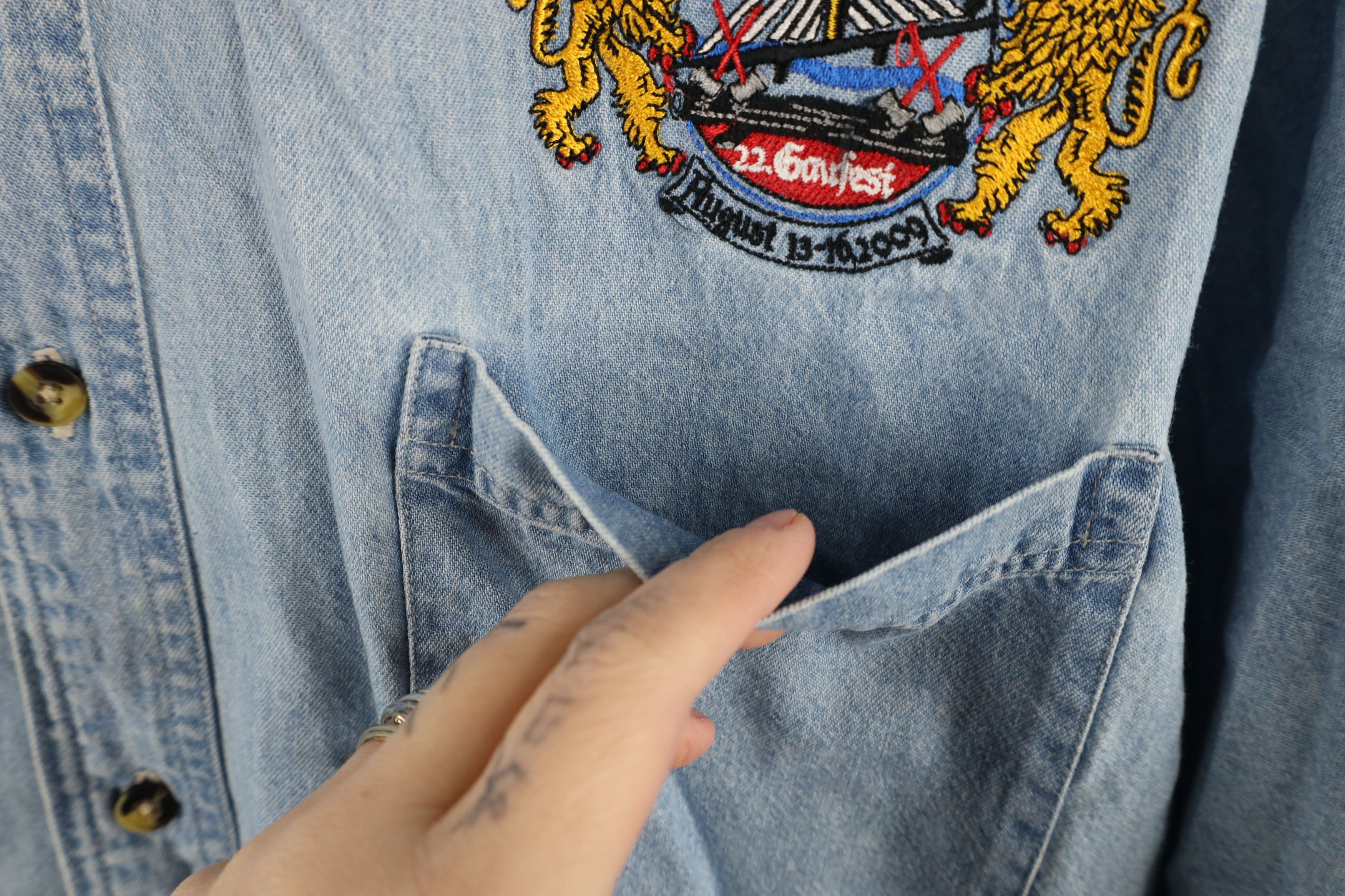 Vintage Vintage Y2K 2009 German American Festival Denim Button Shirt Size US XXL / EU 58 / 5 - 5 Thumbnail
