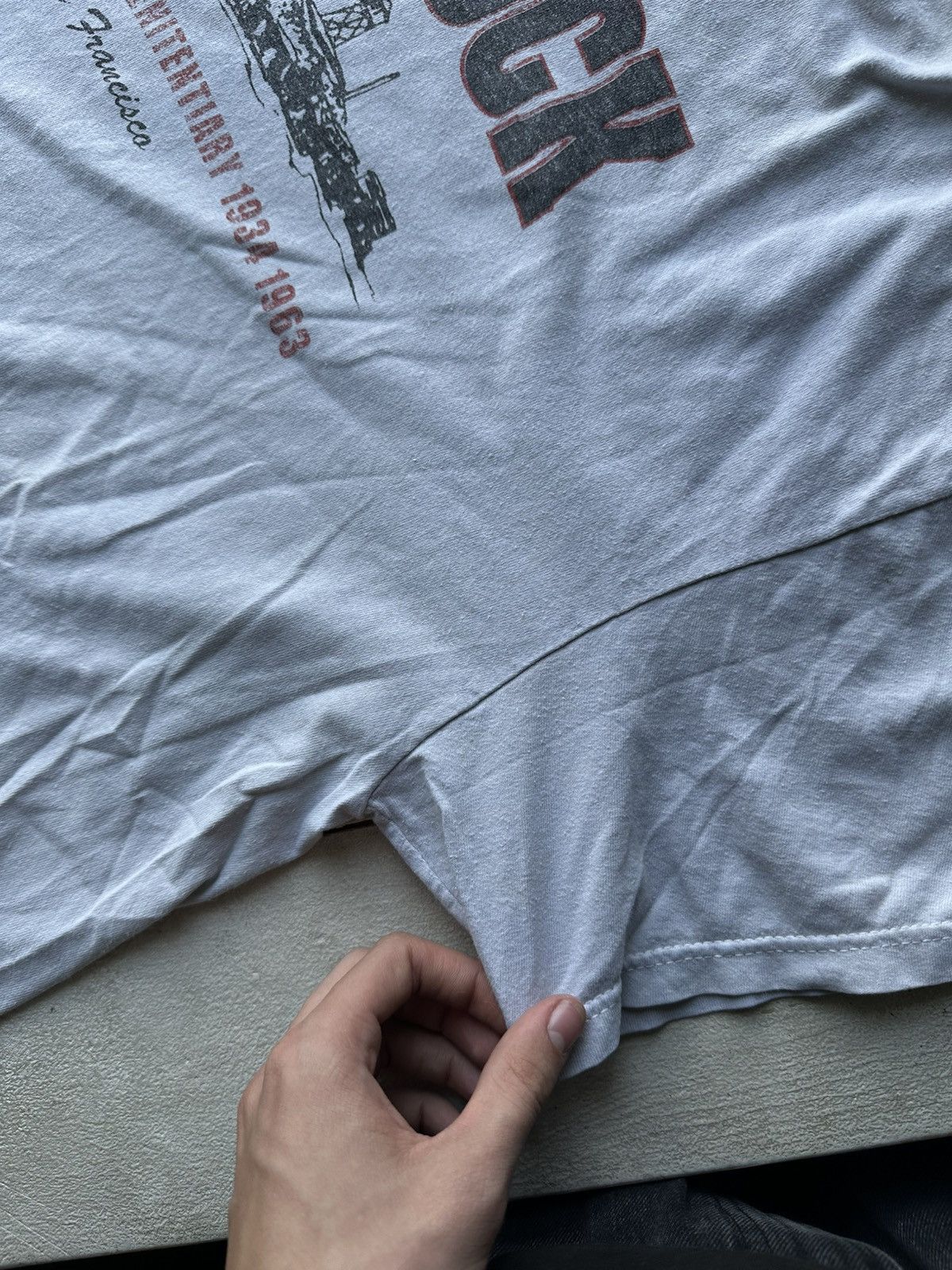 Vintage 🚨 THE ROCK ALCATRAZ BIG LOGO TEE SAN FRANCISCO Size US XL / EU 56 / 4 - 9 Thumbnail