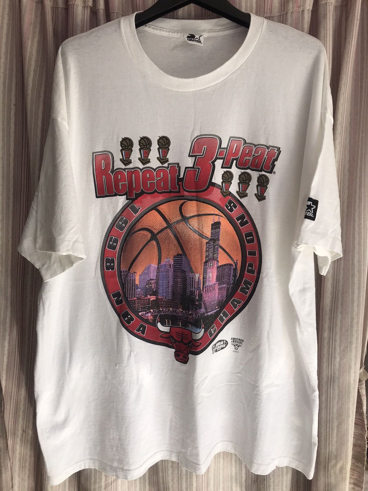 Vintage Vintage 90s Chicago Bulls 3-peat shirt | Grailed