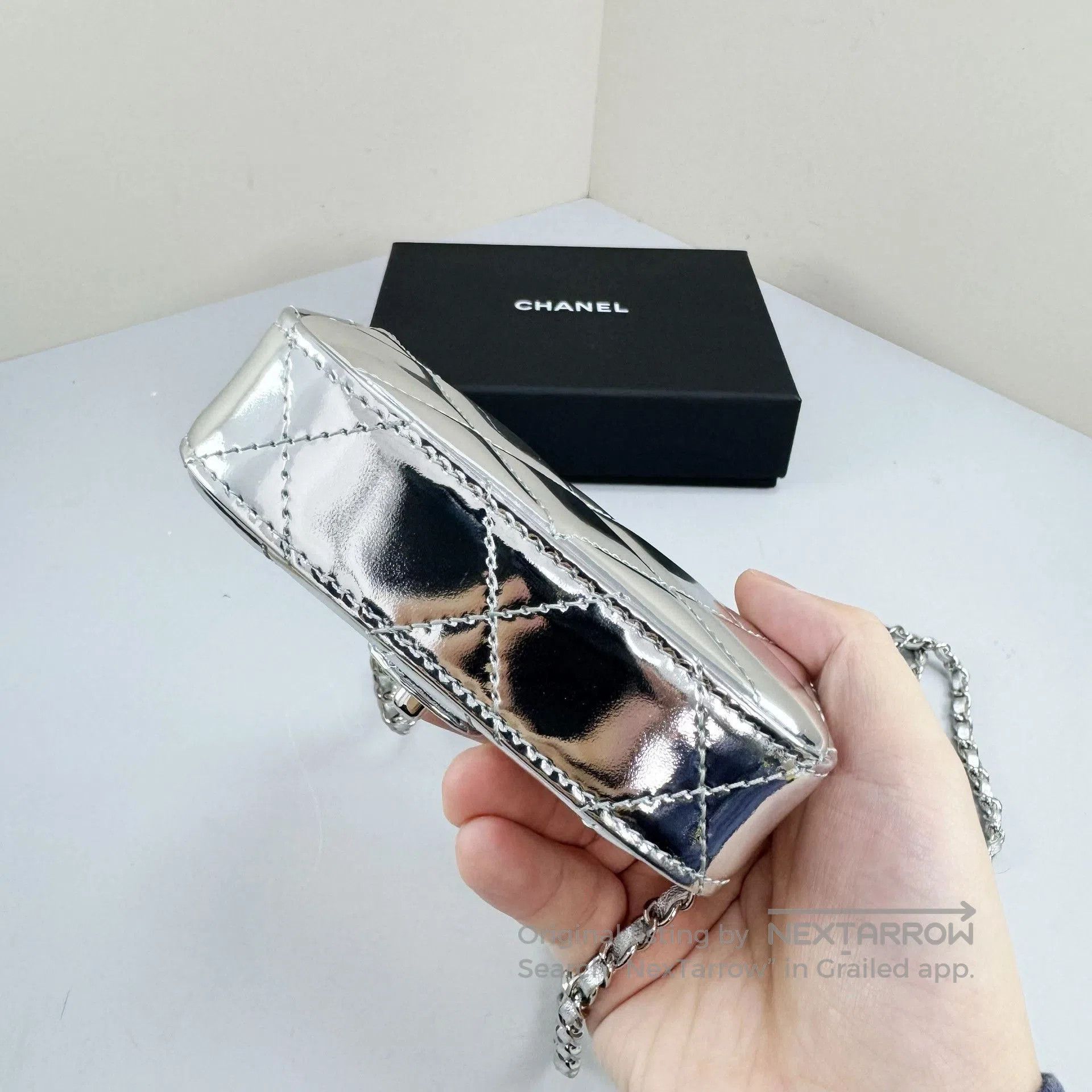 Chanel Chanel 25k Mini Silver Handle Flap Bag. Size ONE SIZE - 5 Thumbnail