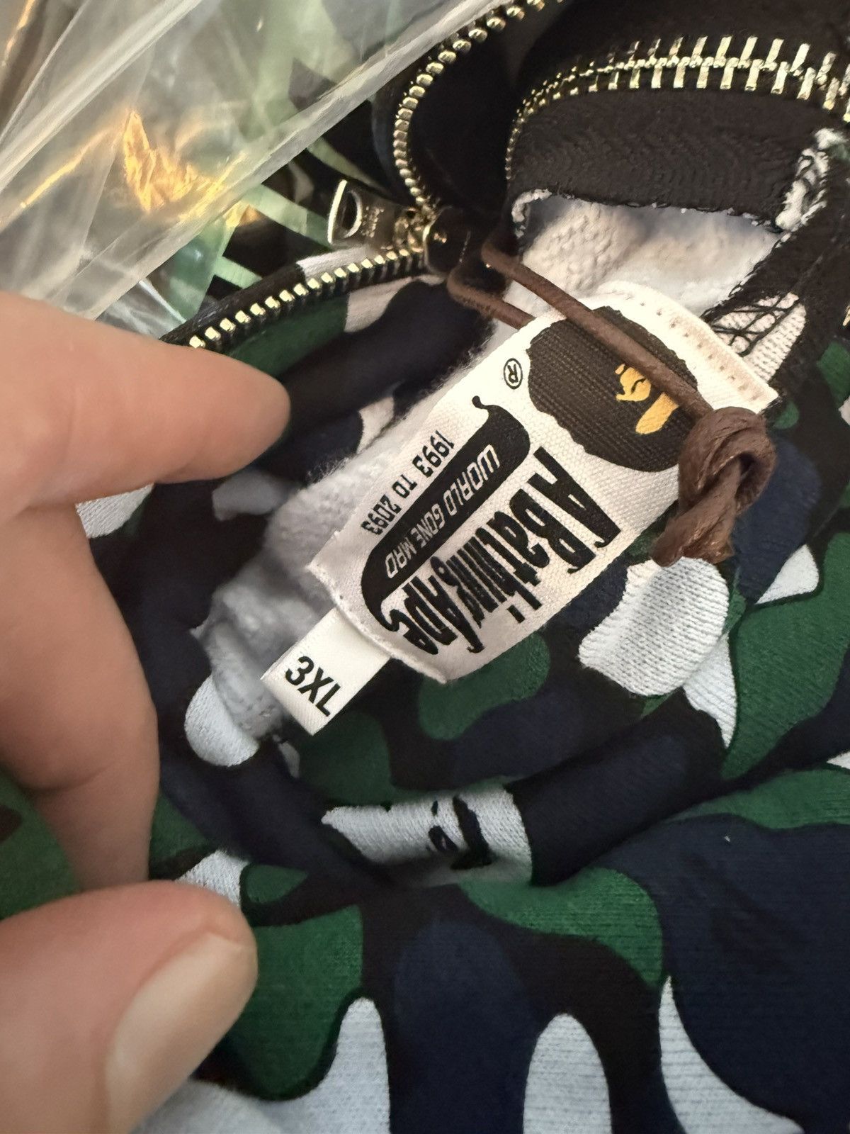 Bape Bape Isetan Shinjuku Separate shark full zip Size US XXL / EU 58 / 5 - 12 Thumbnail