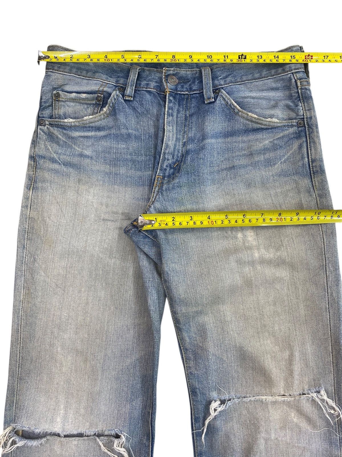 Levi's Vintage Levi’s Ripped Faded Wash Style Flare Jeans Size US 32 / EU 48 - 5 Thumbnail