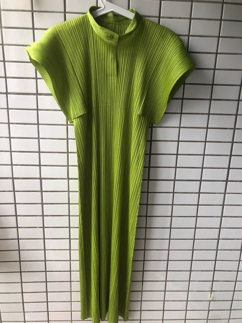Issey Miyake Issey Miyake Green pleated dress Size L / US 10 / IT 46 - 2 Thumbnail