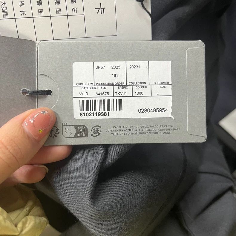 Balenciaga Balenciaga latest black and gray cola embroidery logo round Size US XXS / EU 40 - 8 Thumbnail