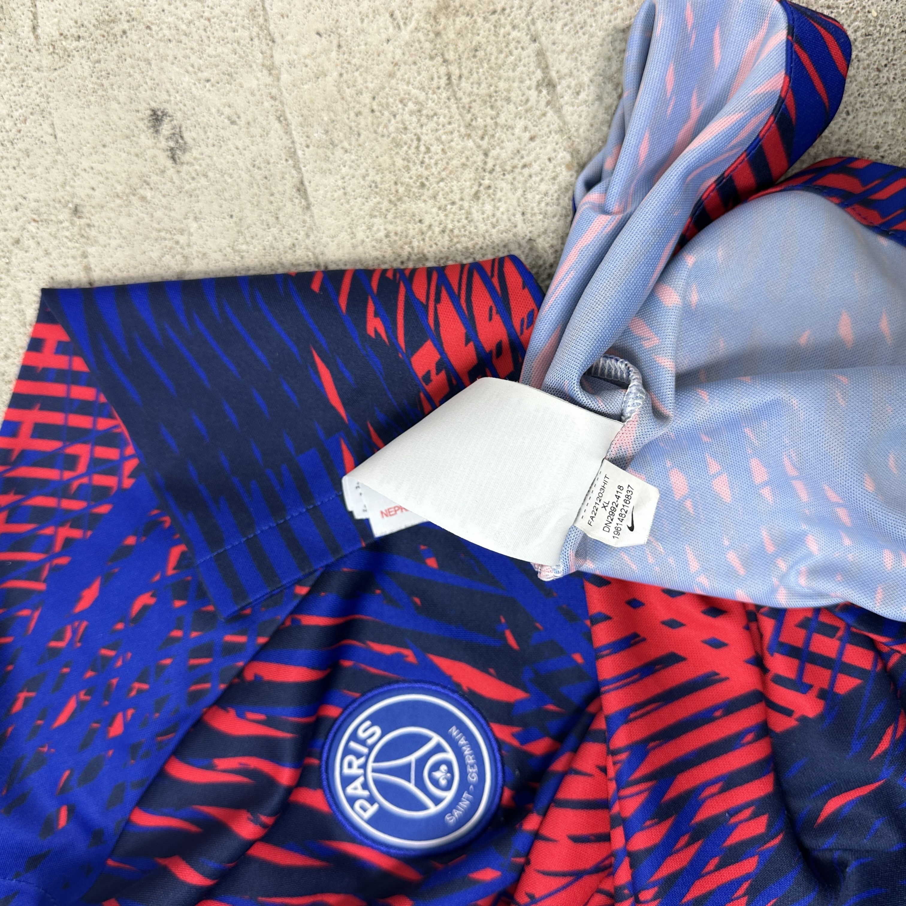 Nike Vintage Sporty Nike PSG 22/23 Training Jersey Y2K Size US S / EU 44-46 / 1 - 4 Thumbnail