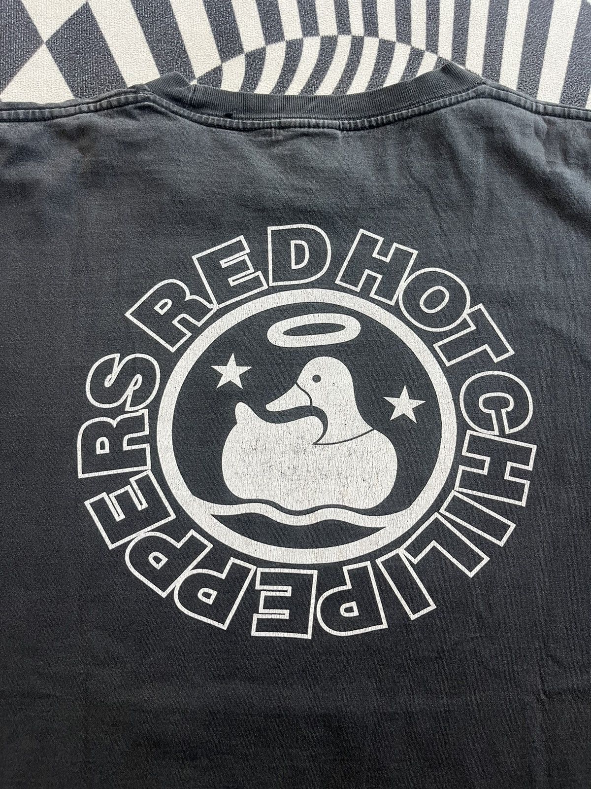 Band Tees Vintage RED HOT CHILI PEPPERS 90’s Band Tshirt Size US XL / EU 56 / 4 - 10 Thumbnail