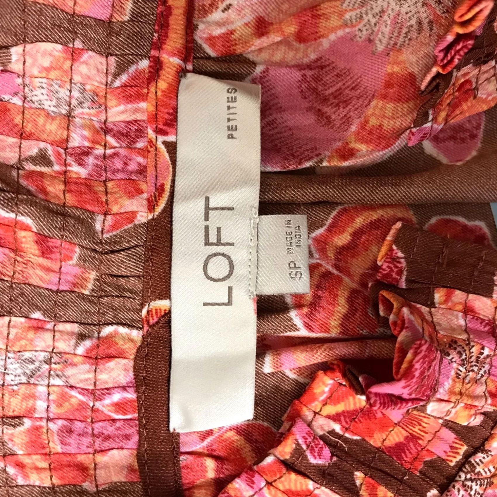 Loft 4. Optimized for keywords - “Loft,” “Womens Petite,” “Floral,” “Sleeves,” “Polyester” Size S / US 4 / IT 40 - 7 Thumbnail