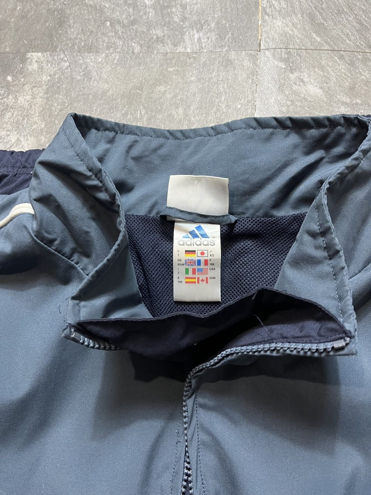Adidas Adidas 90s Vintage Center Logo Anorak Jacket Y2K Size US XL / EU 56 / 4 - 11 Thumbnail