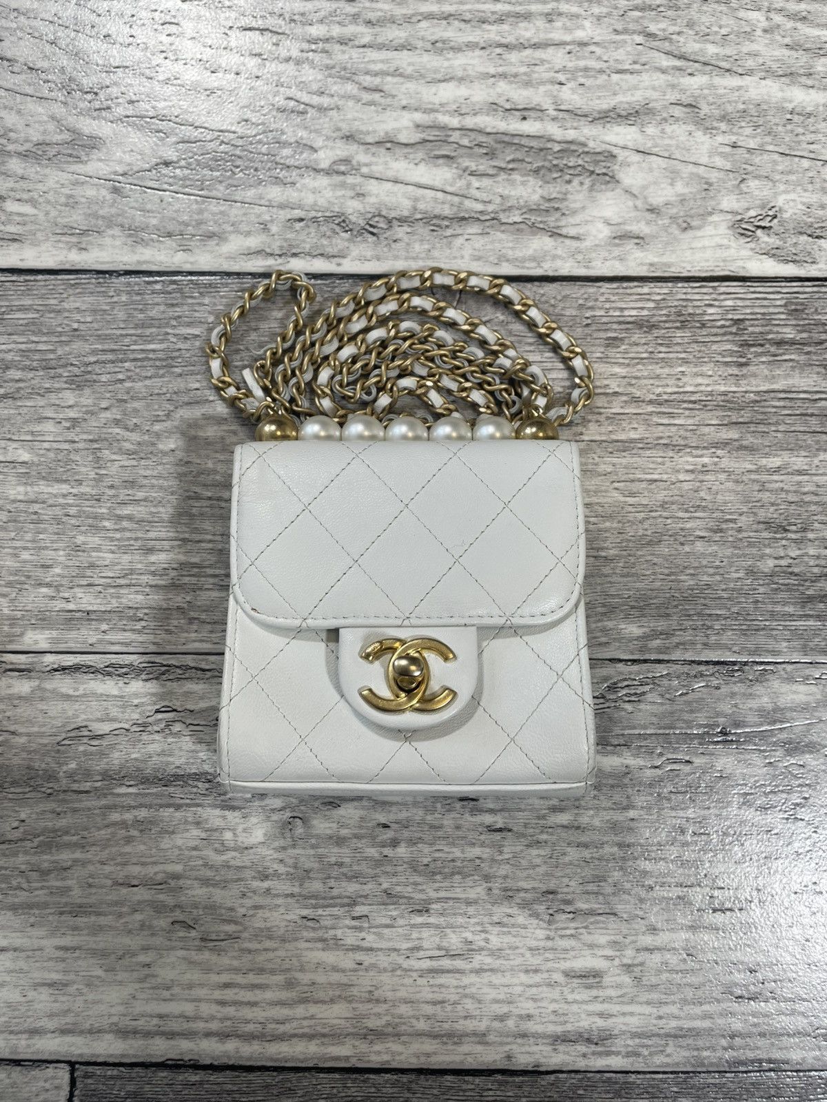 Chanel CHANEL Mini Shoulder Bag, Matelasse, Pearl Chain, Lambskin Size ONE SIZE - 1 Thumbnail
