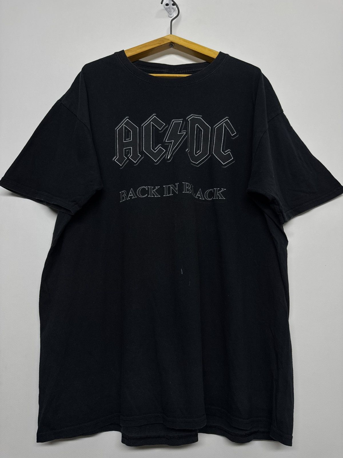 Gildan Vintage Y2k AC/DC Back in Black rock band tee Size US XL / EU 56 / 4 - 7 Thumbnail