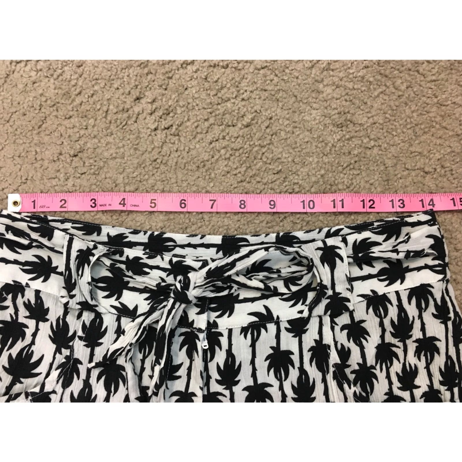 Diane von Furstenberg Diane von Furstenberg Shorts Black Gray Palm Trees Women's Sz TG.S Tie Belt Casual Shorts 28 in. Multi-Colored Palm Theme Mens Girls Size 28" / US 6 / IT 42 - 5 Thumbnail