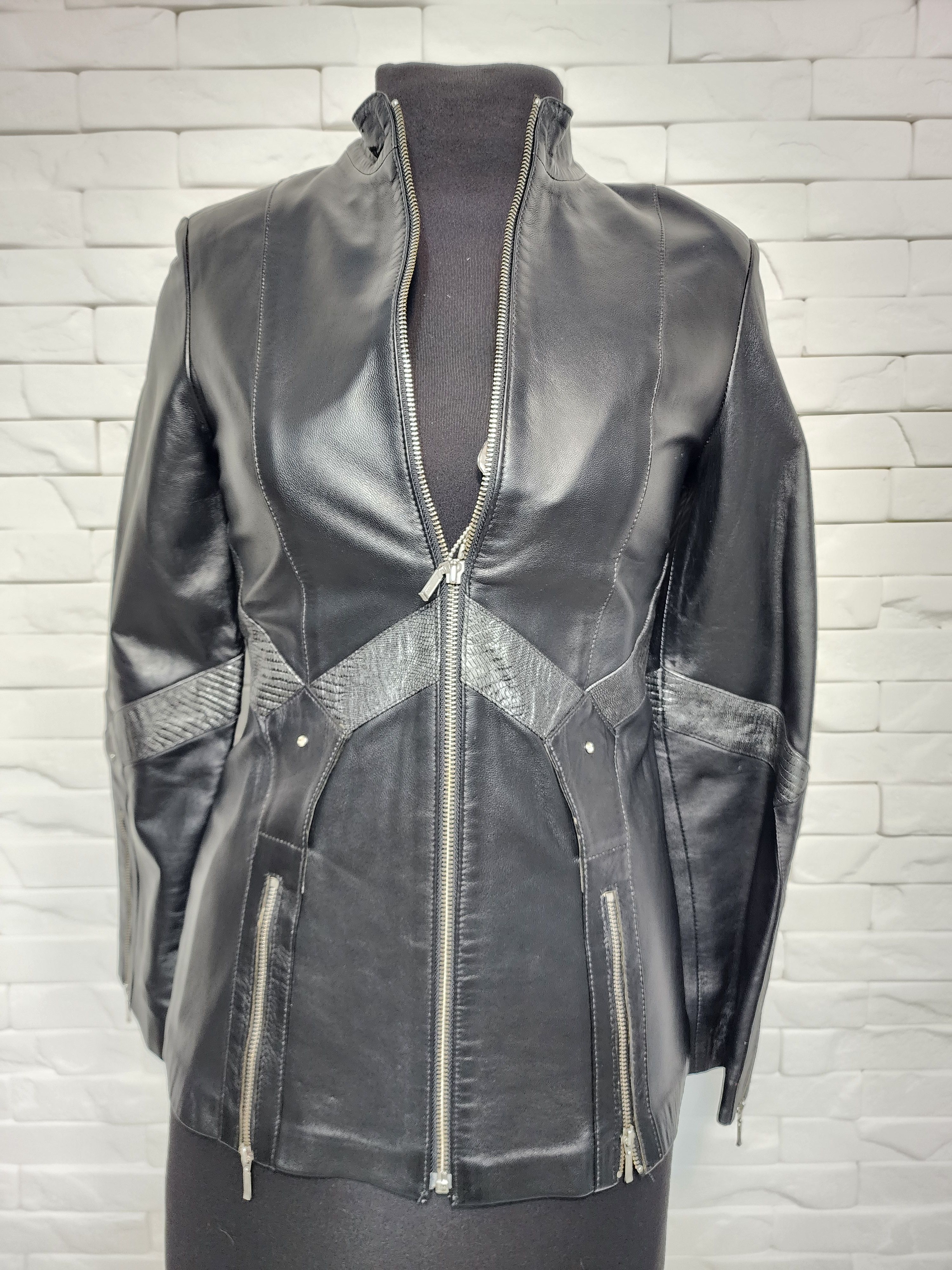 Genuine Leather Women's Black Genuine Leather Jacket Size S / US 4 / IT 40 - 1 Thumbnail