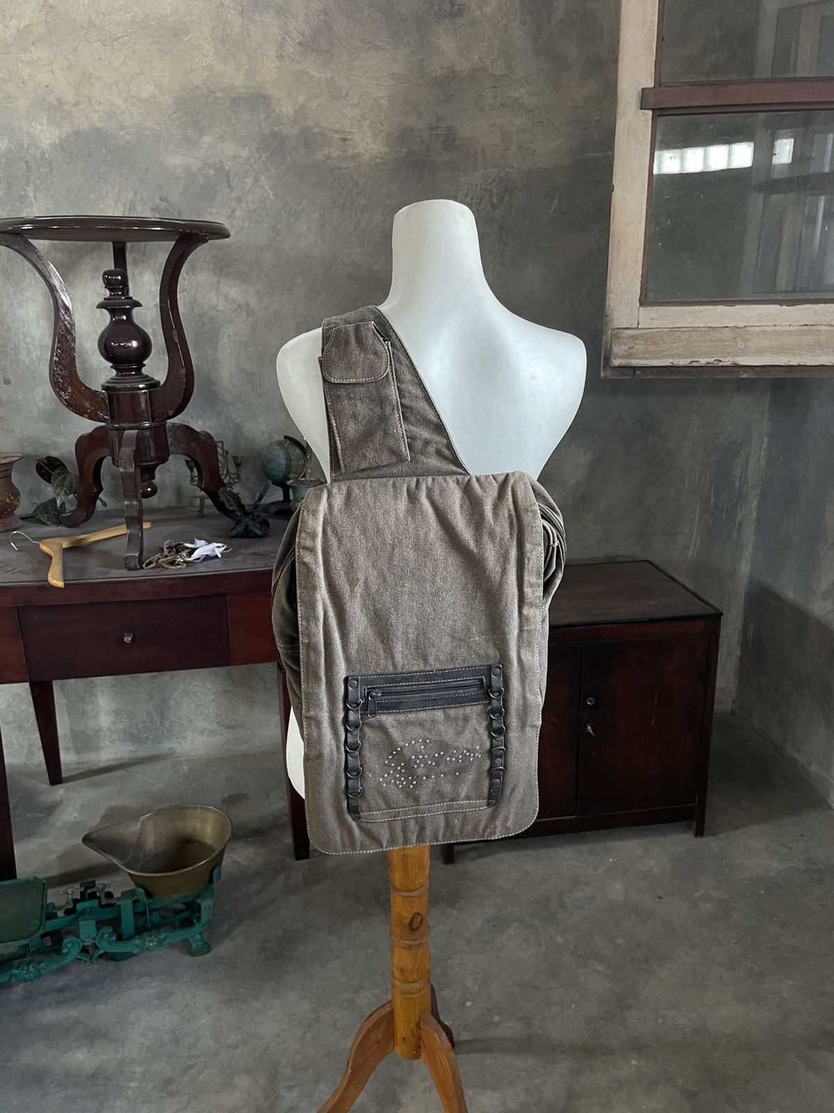 Japanese Brand Vintage Military Crossbody Studded Bag Heavy Weight Canvas Size ONE SIZE - 3 Thumbnail