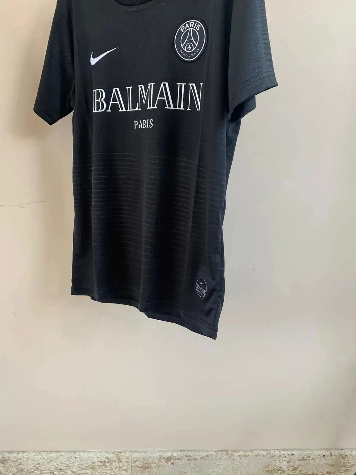 Nike o1rshd1 Q:3 / Tee, SS in Black Size US L / EU 52-54 / 3 - 9 Thumbnail