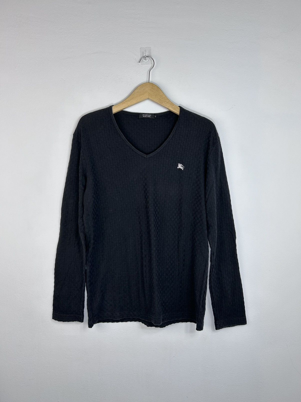 Burberry Burberry Long Sleeve V neck Tee Size US L / EU 52-54 / 3 - 1 Thumbnail