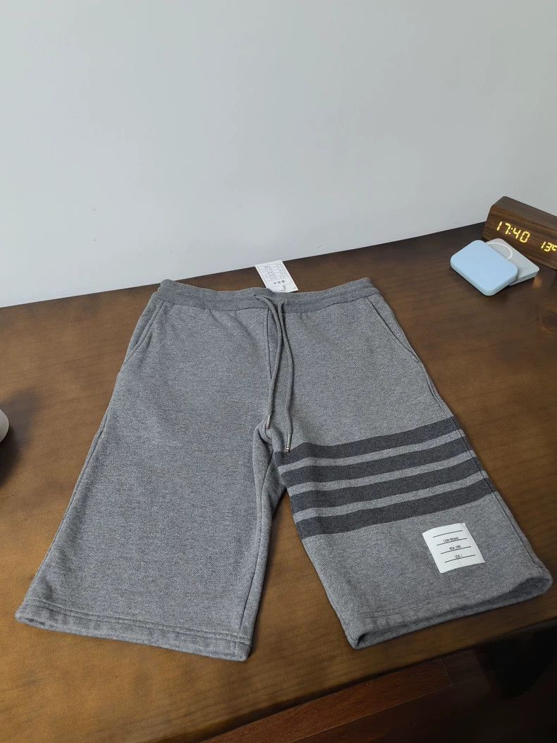 Thom Browne Thom Browne Men's Shorts in Gray-dmc Size US 32 / EU 48 - 1 Thumbnail