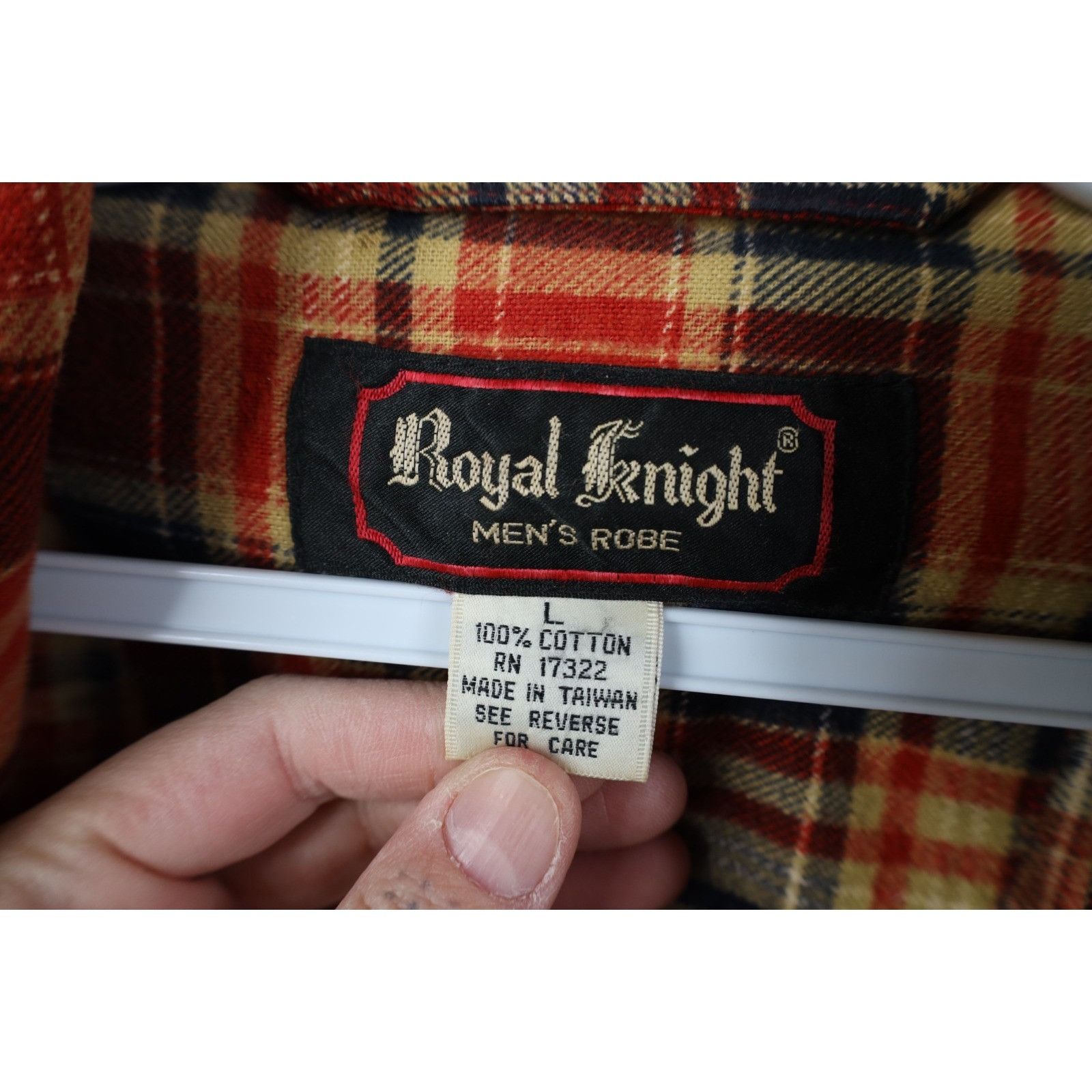 Vintage Vintage 70s Streetwear Distressed Flannel Belted Bath Robe Size US L / EU 52-54 / 3 - 13 Thumbnail