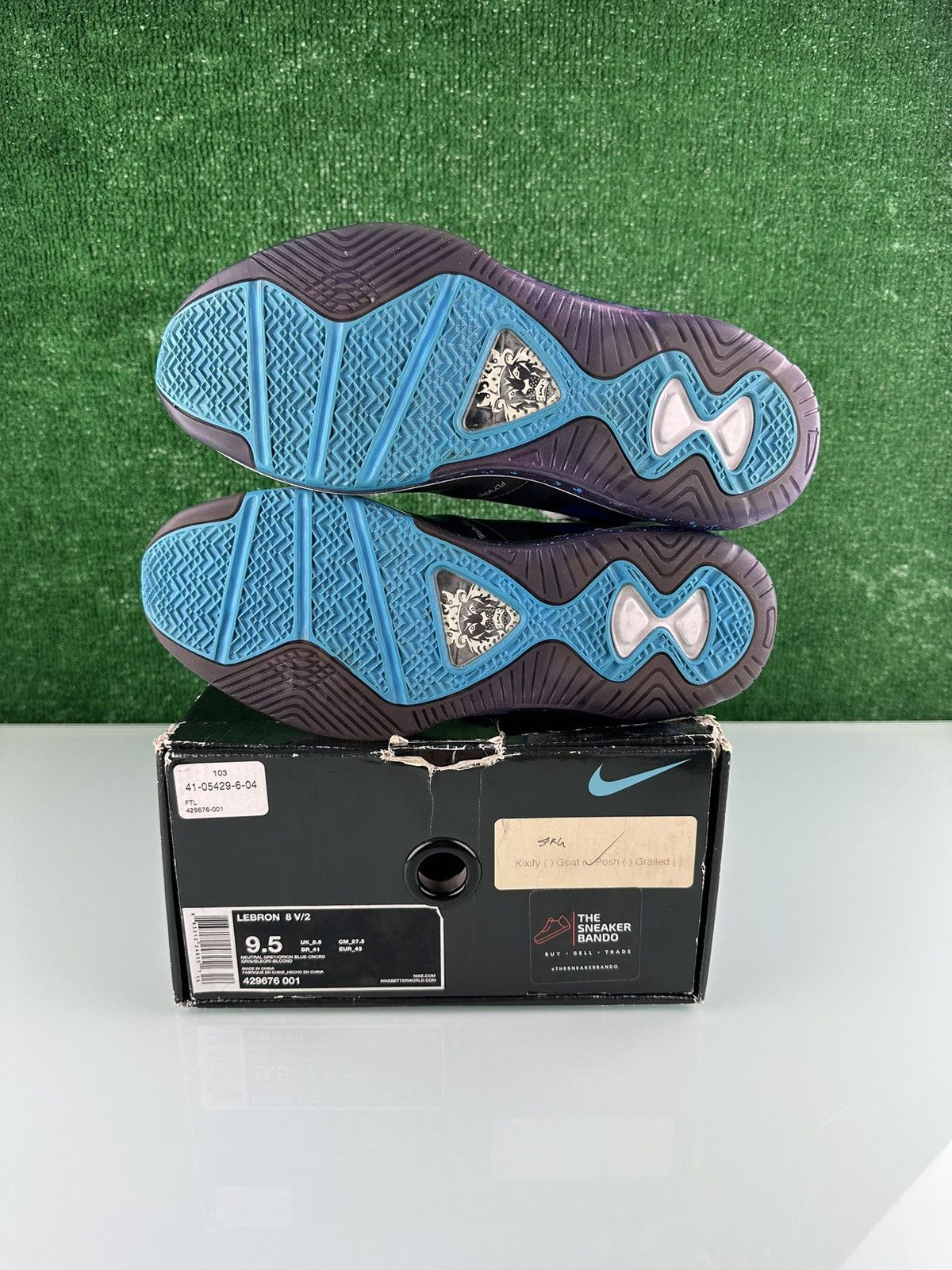 Nike Nike LeBron 8 V/2 Hornets Size 9.5 Size US 9.5 / EU 42-43 - 8 Thumbnail