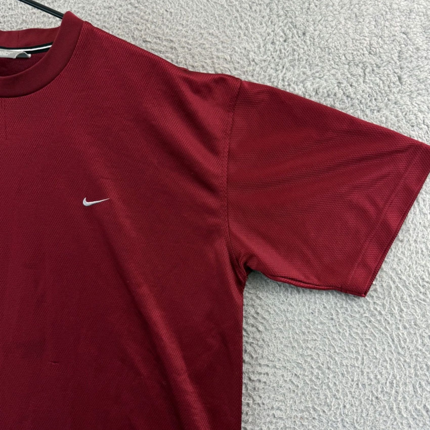 Nike VINTAGE Nike Jersey Mens XL Red Short Sleeve Swoosh Sport Soccer Athletic Y2K Size US XL / EU 56 / 4 - 5 Thumbnail