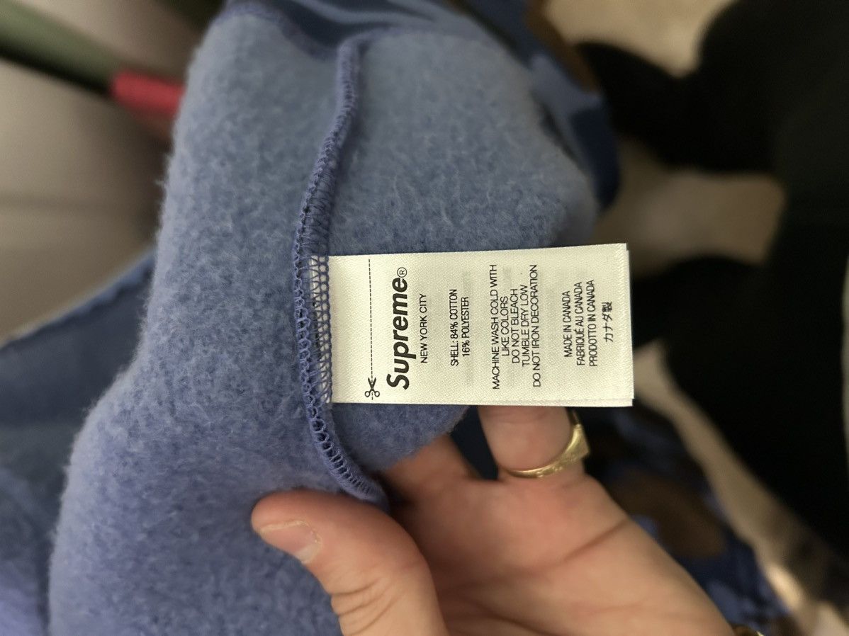 Supreme Supreme small box logo Blue camo brand new!! Size Large Size US L / EU 52-54 / 3 - 8 Thumbnail