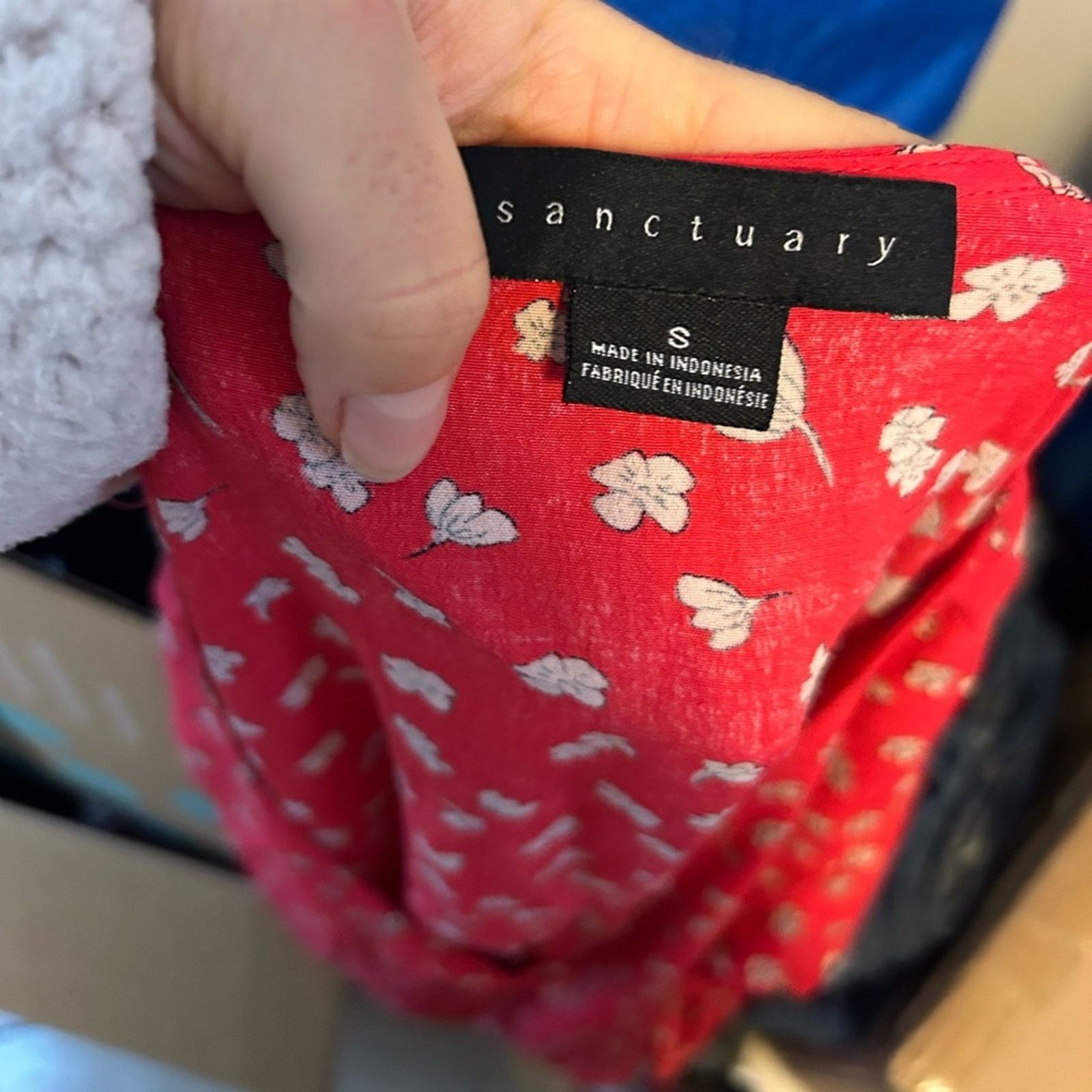 Sanctuary Sanctuary Red Floral V-Neck Balloon Sleeve Button Front Top Size S / US 4 / IT 40 - 4 Thumbnail