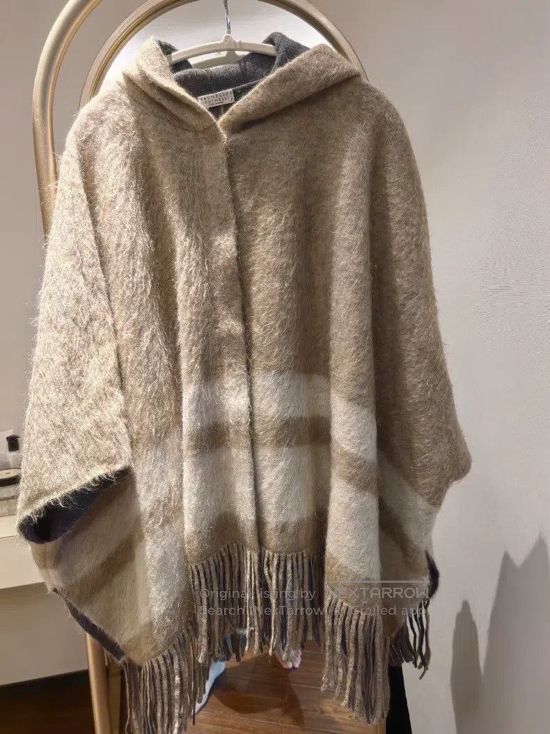 Brunello Cucinelli Brunello Cucinelli Autumn and Winter Shawl, Long Fur Style Size XS / US 0-2 / IT 36-38 - 7 Thumbnail