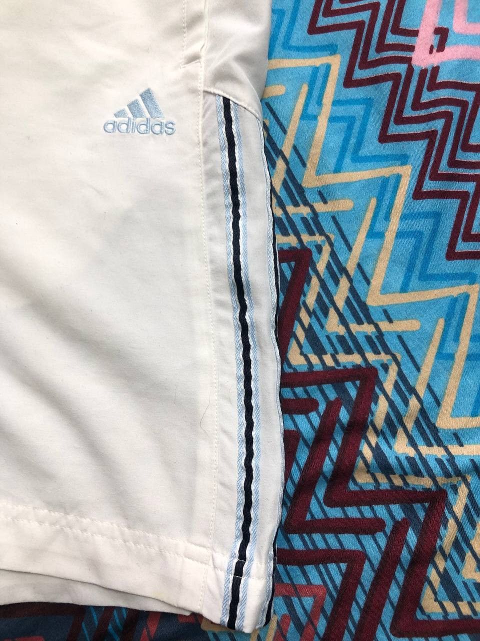 Adidas streetwear shorts white logo Adidas Vintage crazy Y2K Size US 36 / EU 52 - 6 Thumbnail