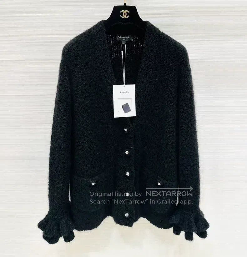Chanel Chanel 24K white lotus leaf sleeve cashmere cardigan jacke Size XXS / US 00 / IT 34 - 1 Thumbnail