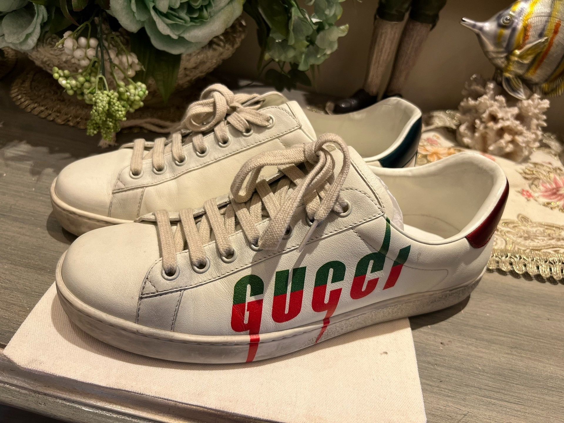 Gucci Gucci Lightning Logo Distressed White Sneakers Size US 8 / EU 41 - 1 Thumbnail