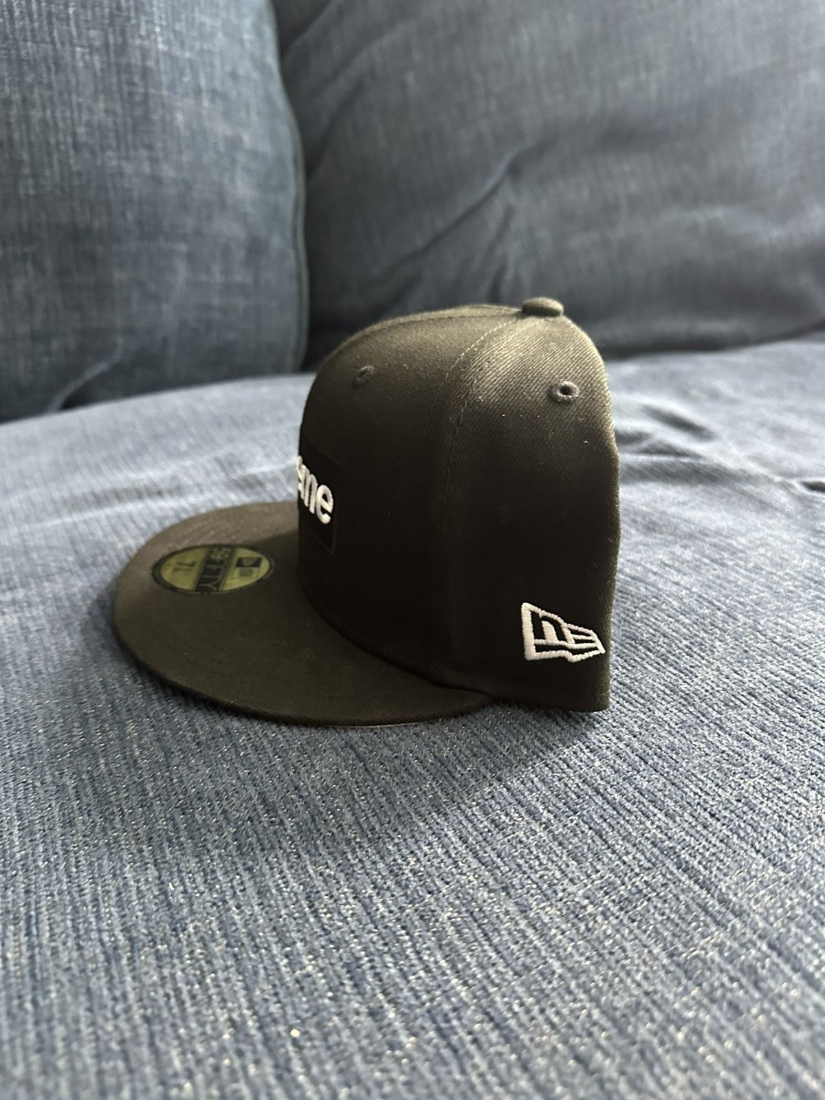 New Era × Supreme Breast Cancer Awareness Box Logo Fitted Size ONE SIZE - 6 Thumbnail