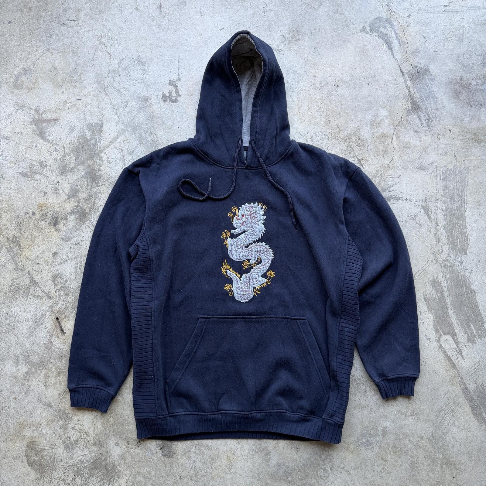 Other Vintage Y2K Dragon Embroidered Hoodie Distressed Grunge L Size US L / EU 52-54 / 3 - 1 Thumbnail
