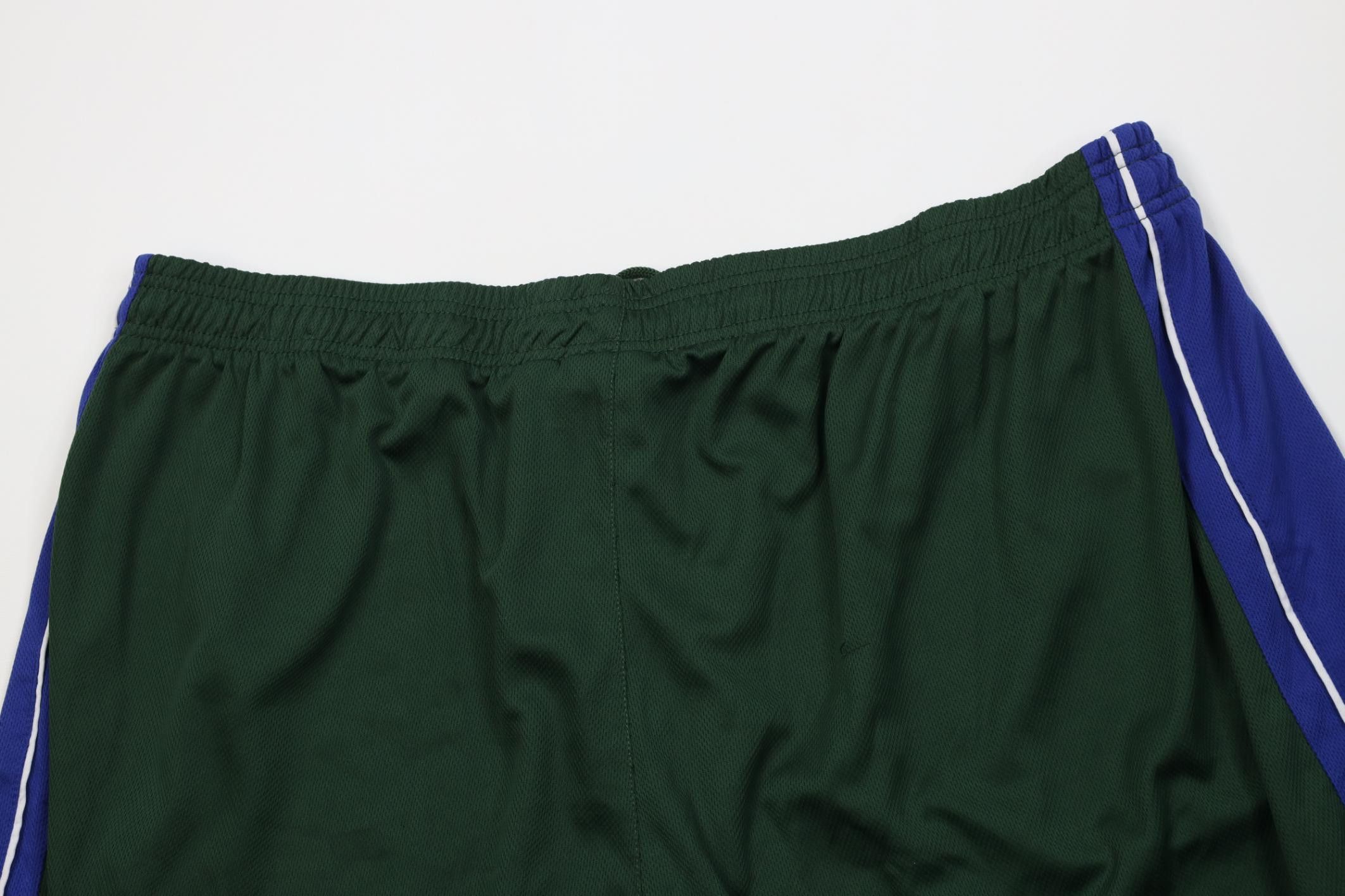 Majestic Vintage Majestic Above Knee Milwaukee Bucks Shorts Size US 42 / EU 58 - 10 Thumbnail