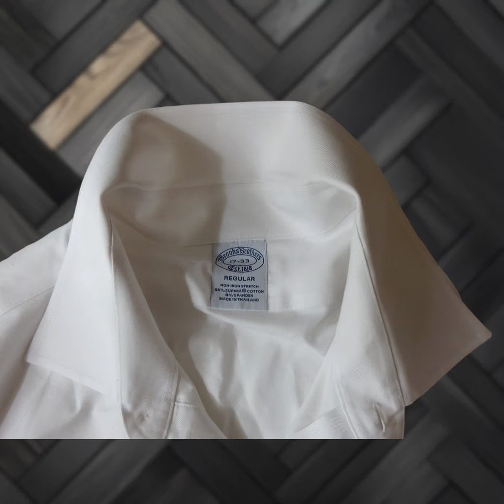 Brooks Brothers Brooks Brothers Dress Shirt Men 17-33 White Long Sleeve 17 Regular Size White Dress Shirt Mens Size 46R - 1 Thumbnail