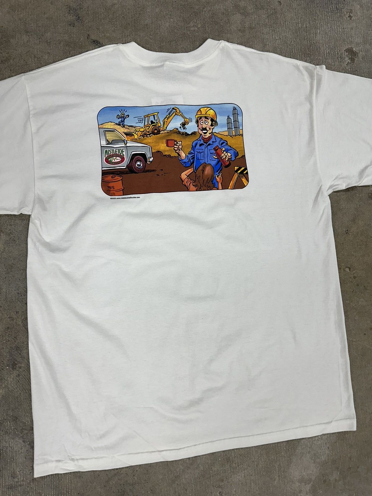 Gildan × Vintage Vintage 90s Mistletoe Belt Company Construction T-Shirt Size US XL / EU 56 / 4 - 4 Thumbnail