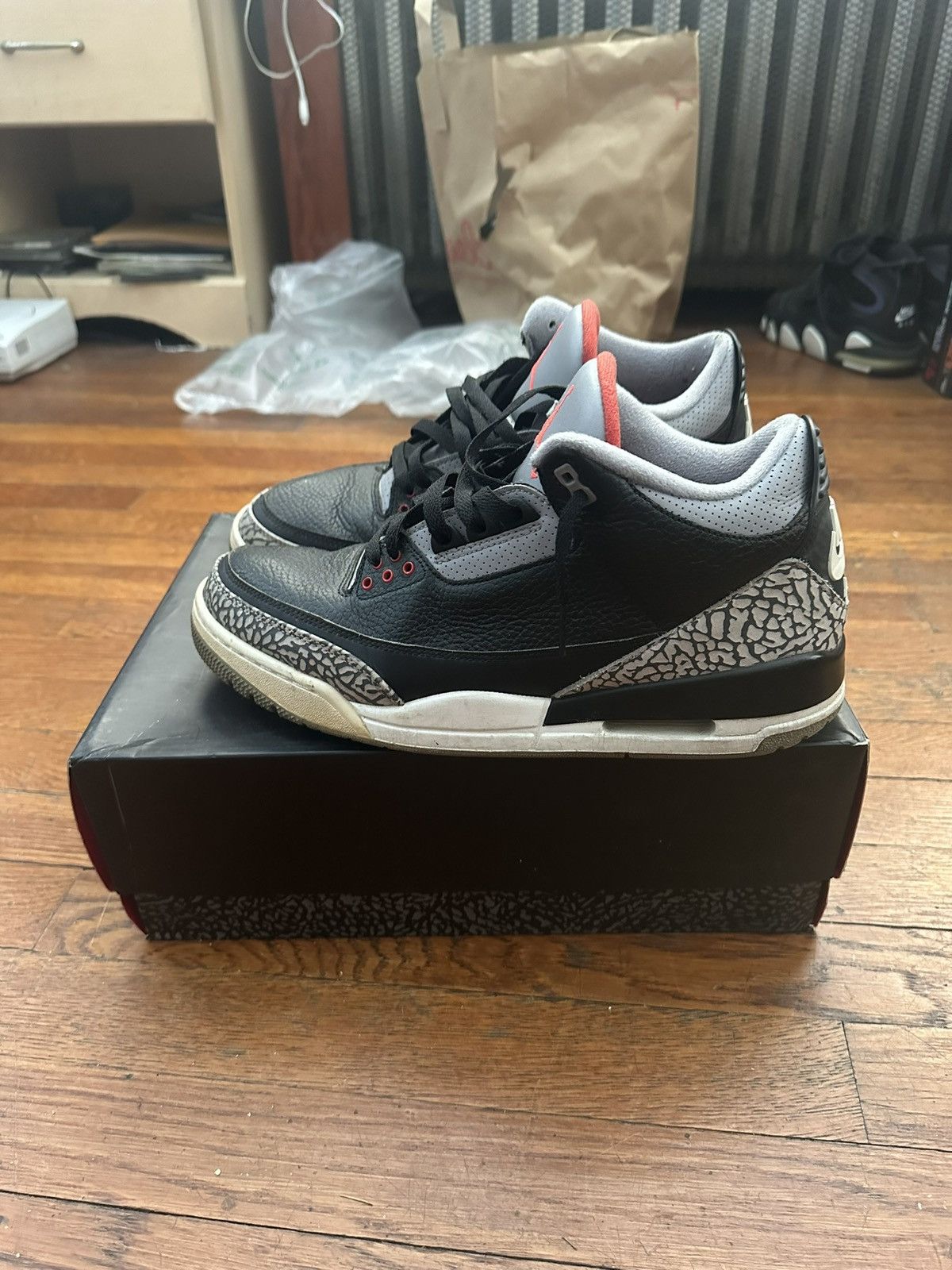 Jordan Brand × Nike Air jordan 3 retro og black cement Size US 11.5 / EU 44-45 - 1 Thumbnail