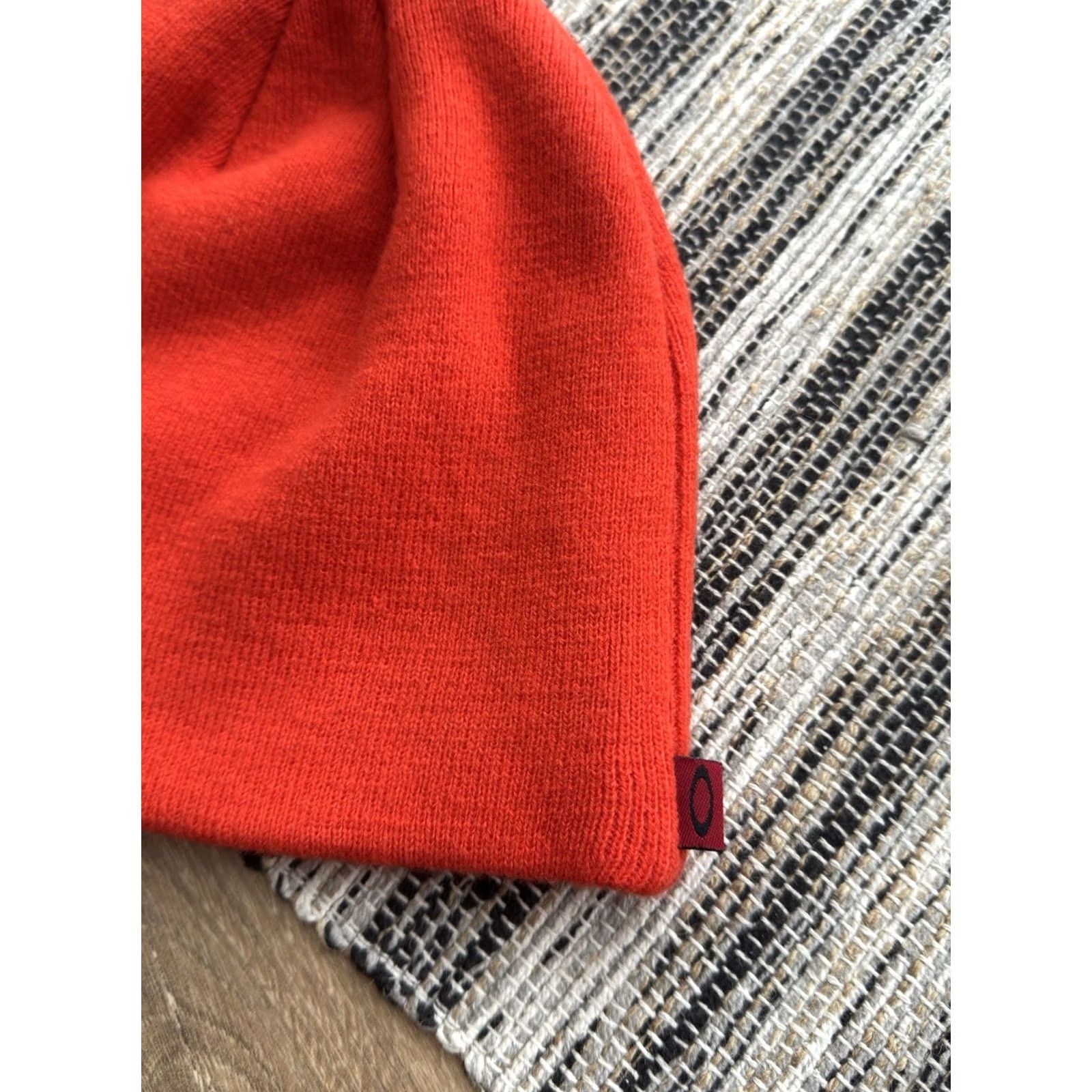 Oakley VINTAGE Oakley Beanie Hat One Size Men Orange Embroidered Logo 90s Streetwear Outdoor Casual Size ONE SIZE - 3 Thumbnail