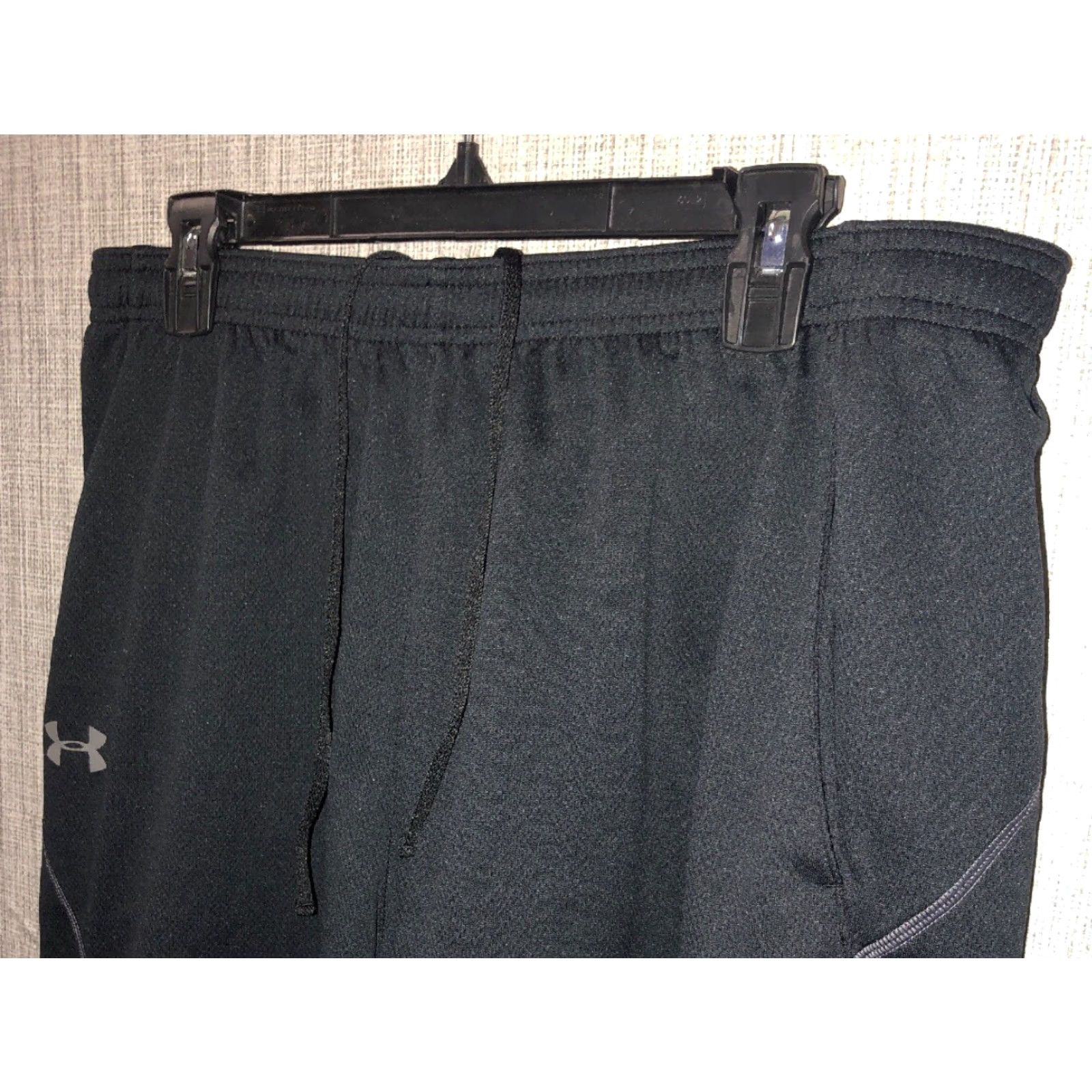 Under Armour Under Armour Mens Athletic Shorts Black Adjustable Stretchy Athletic Shorts Adjustable Mens Black Size US 35 - 2 Thumbnail