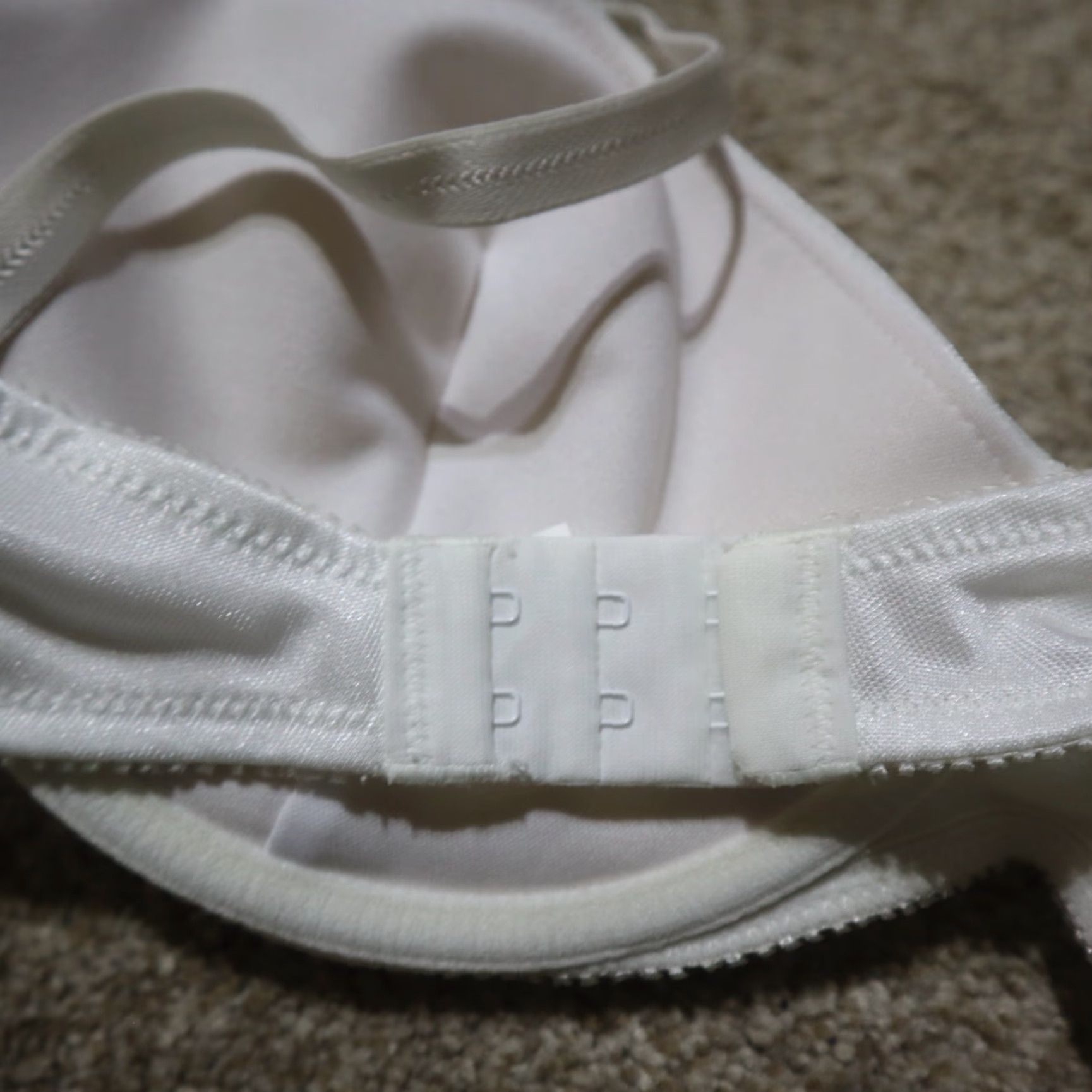 Fruit Of The Loom VINTAGE Fruit of the Loom Women's T-Shirt Bra 40C White Wireless Adjustable Strap 90s Glam Girls Size ONE SIZE - 4 Thumbnail