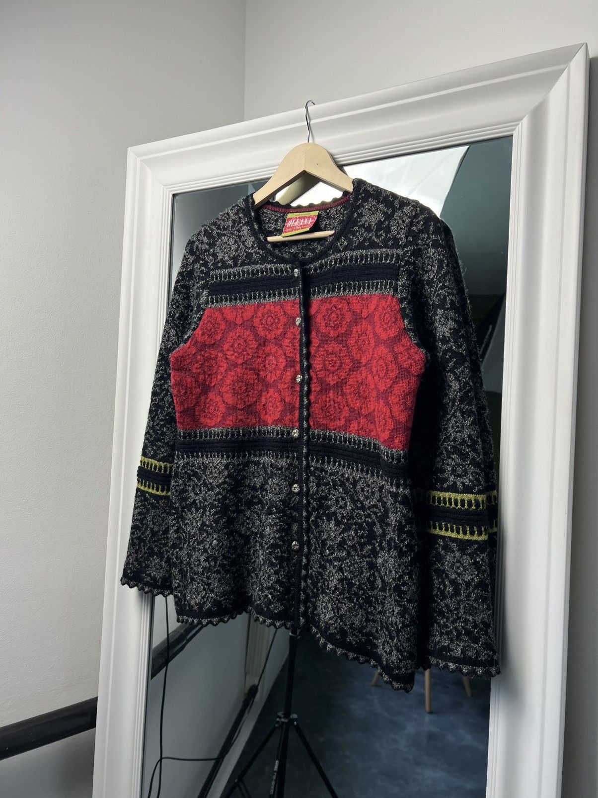 Designer Oleana Norway Alpaca Floral Cardigan Sweater Size M Size M / US 6-8 / IT 42-44 - 6 Thumbnail