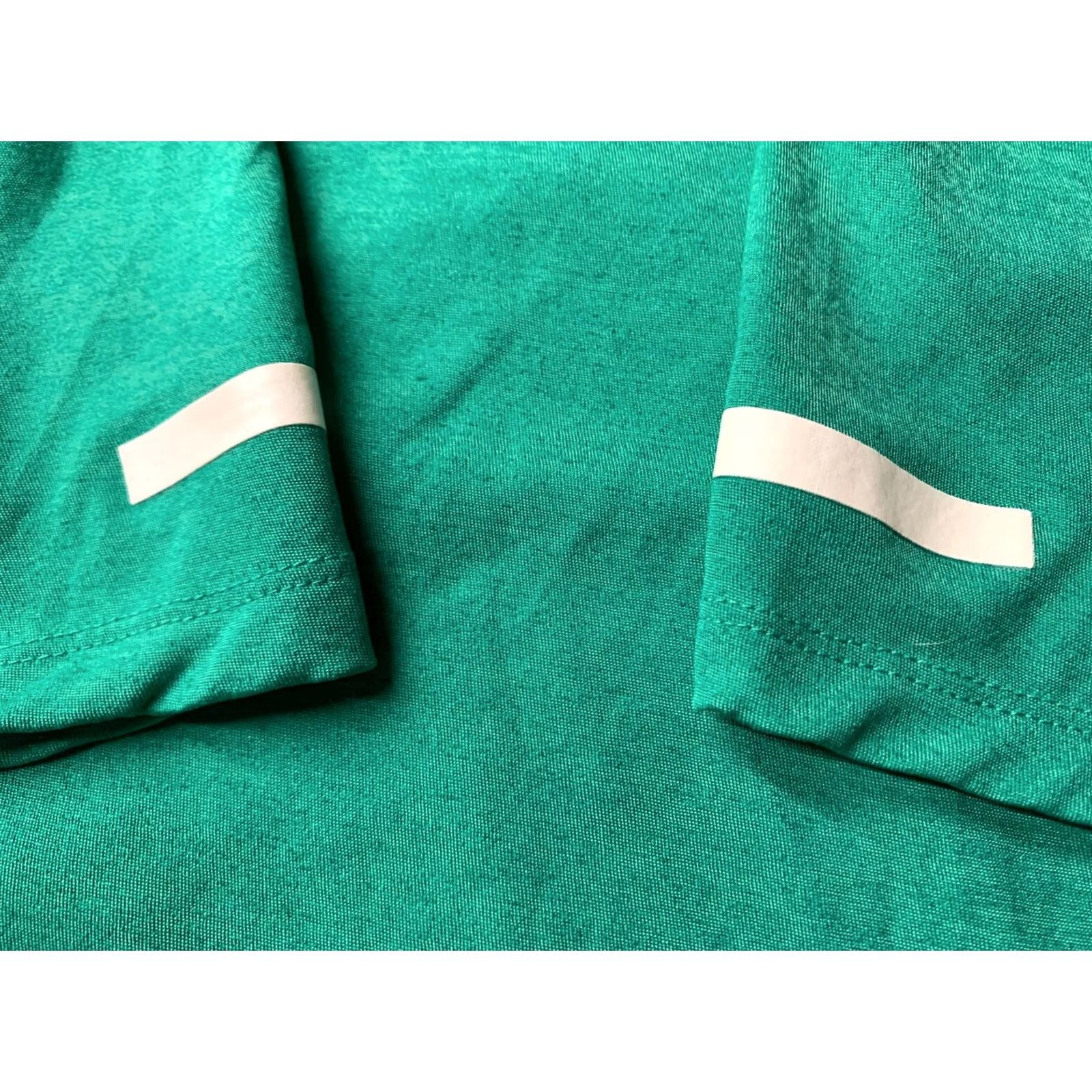Nike NIKE RUN RUNNING 2020 WOMEN TRAINING SHIRT JERSEY TEE ORIGINAL SIZE M MEDIUM GREEN RUNNING Training Shirt Womens 2020 Nike Dri-FIT Size M / US 6-8 / IT 42-44 - 5 Thumbnail