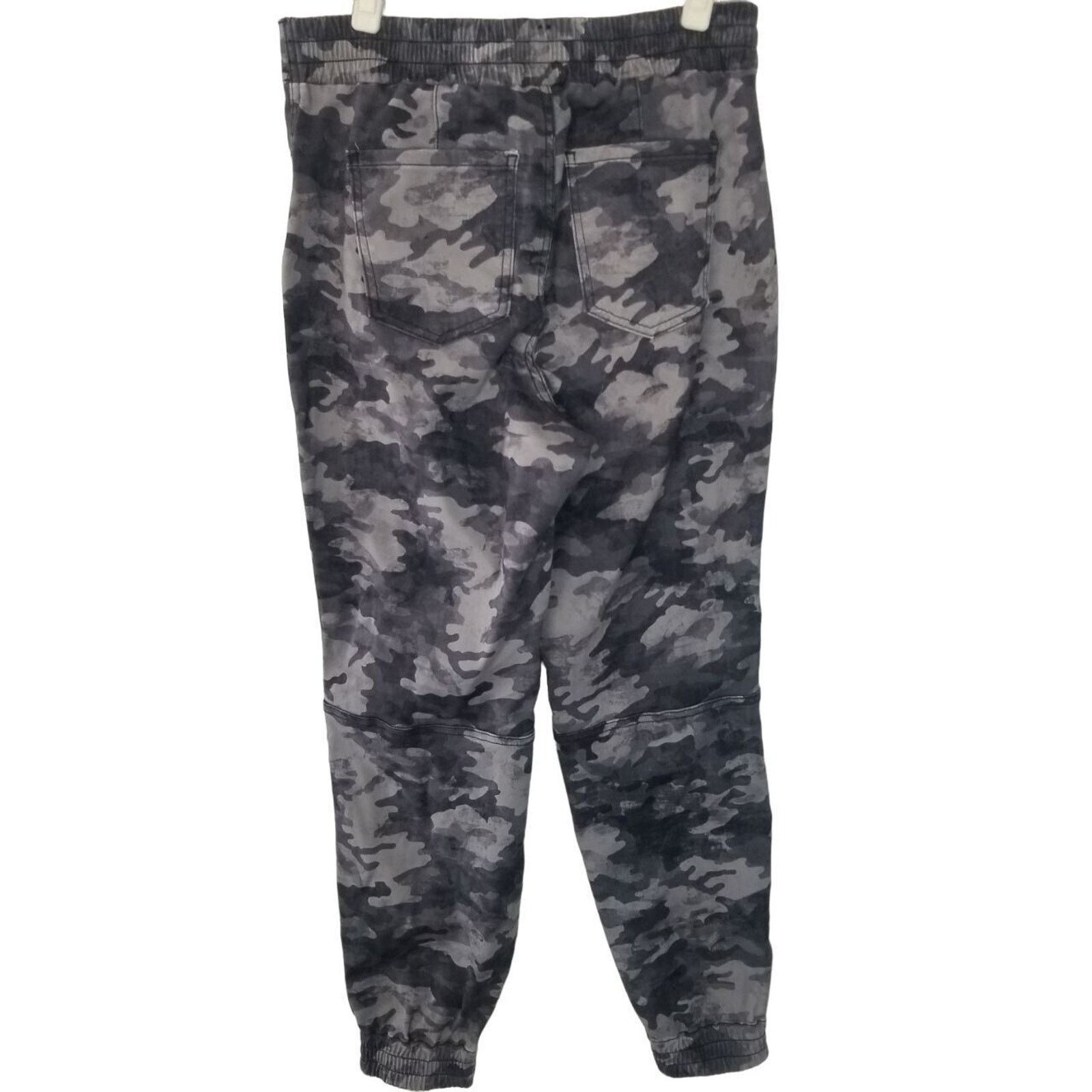 Spanx SPANX Womens Camo Jogger Pants Size L Stretch Camouflage Size 30" / US 8 / IT 44 - 10 Thumbnail