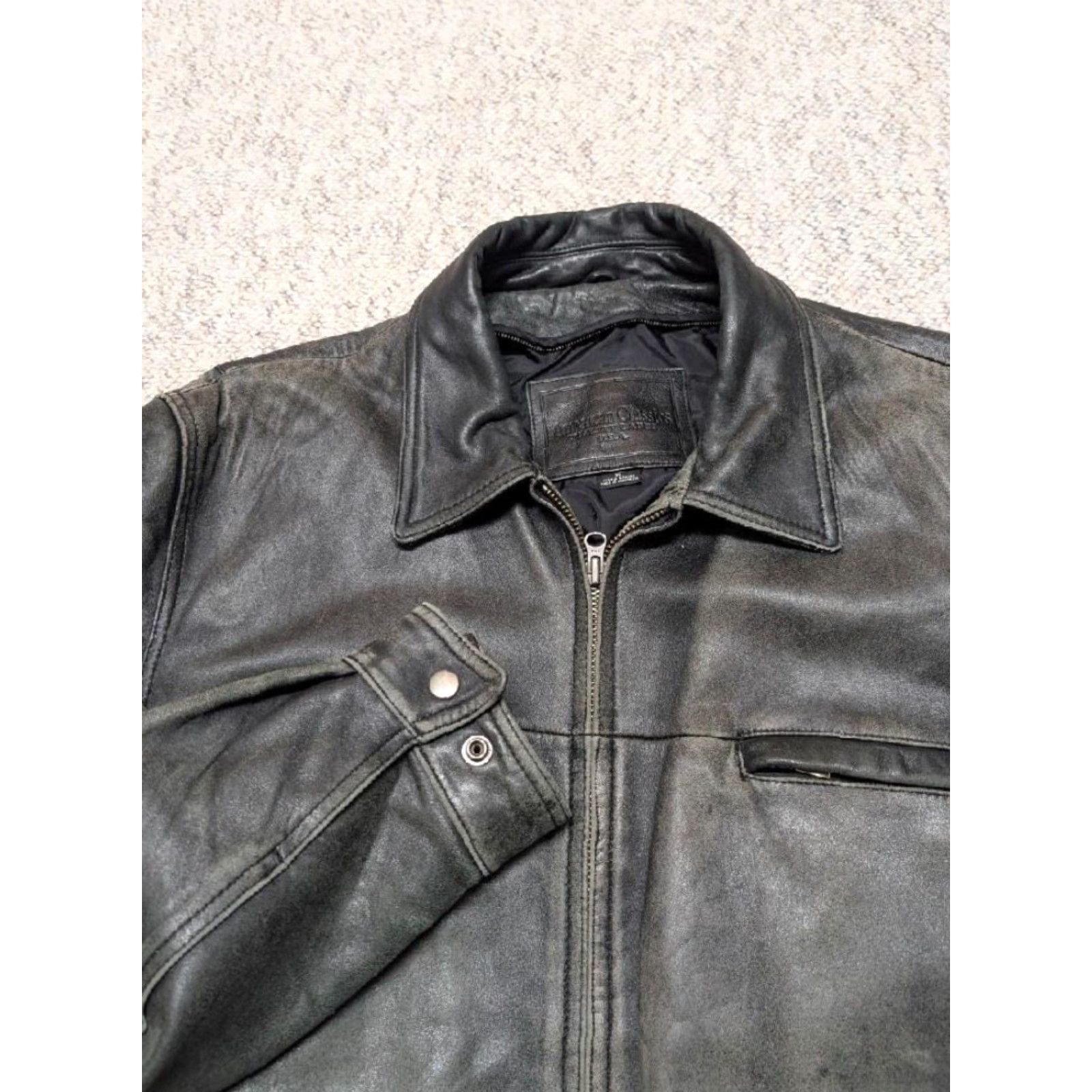 Vintage VINTAGE American Classics Bomber Jacket Mens XL Leather Patina 1990s Distressed 46-48 Chest 26 29.5 22 26 Size US L / EU 52-54 / 3 - 7 Thumbnail