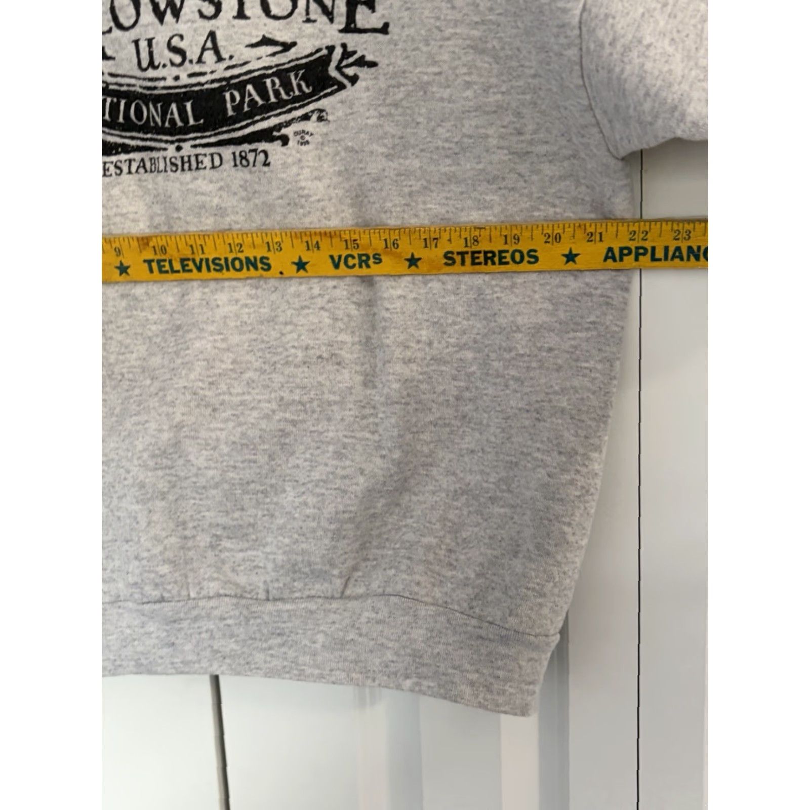 Tultex VINTAGE Tultex Yellowstone Crewneck Pullover Sweatshirt White Heather Large Unisex Adults Crew Neck Long Sleeve Fleece Shirt/Top Size US L / EU 52-54 / 3 - 5 Thumbnail